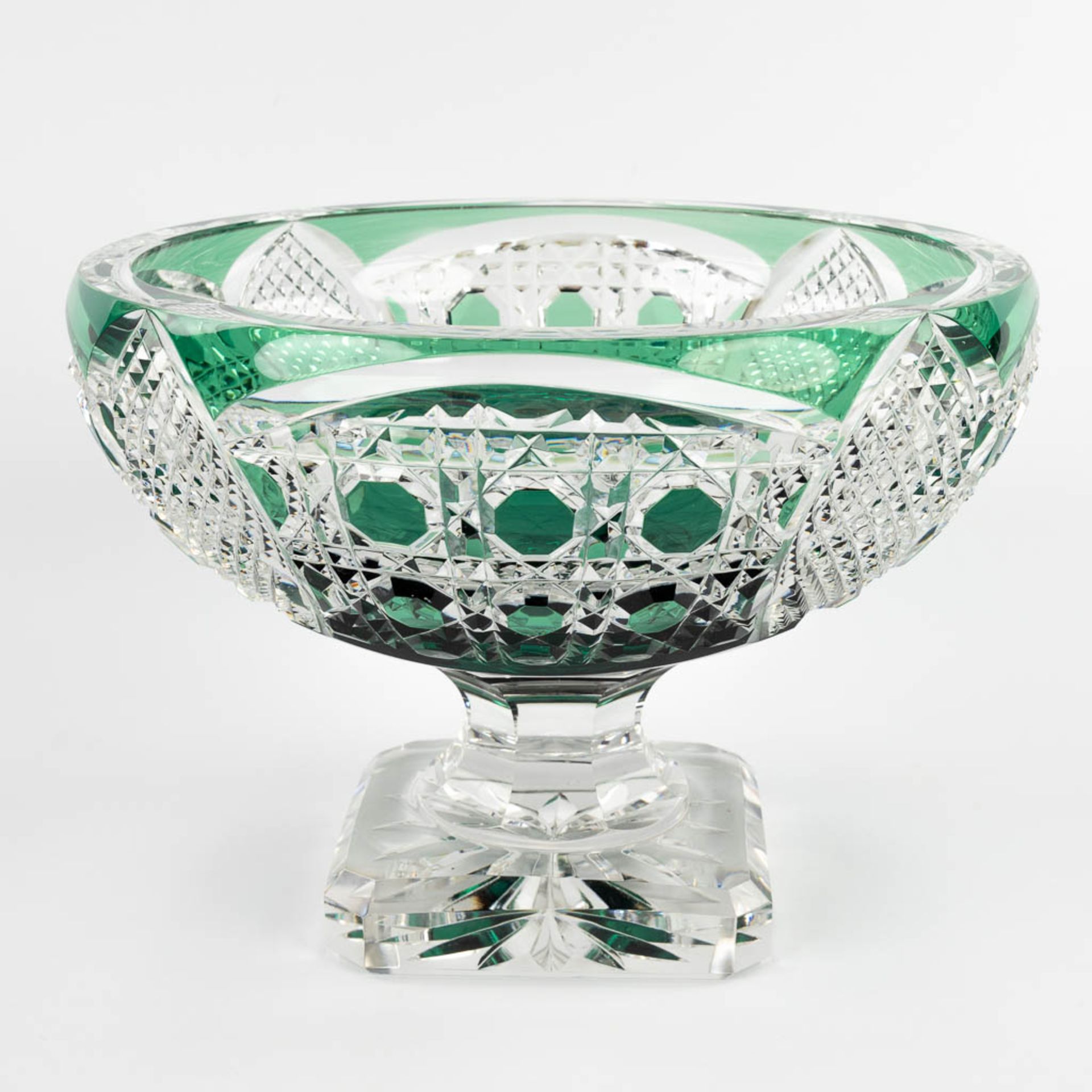 Val Saint Lambert, a bowl from green cut cyrstal. (H:22 x D:31 cm) - Image 6 of 12