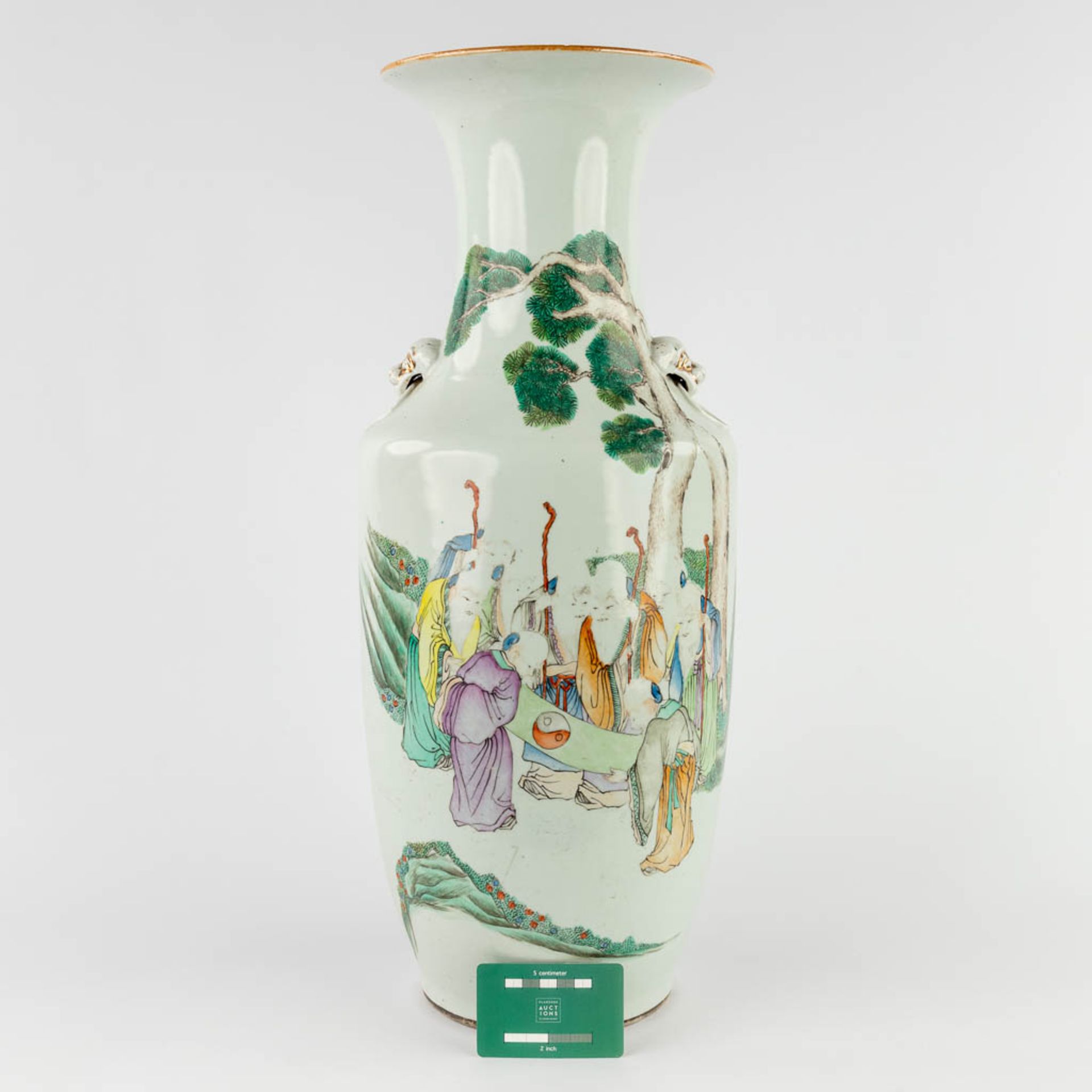 A Chinese vase decorated with wise men, 19th/20th C. (H:57 x D:23 cm) - Bild 2 aus 14