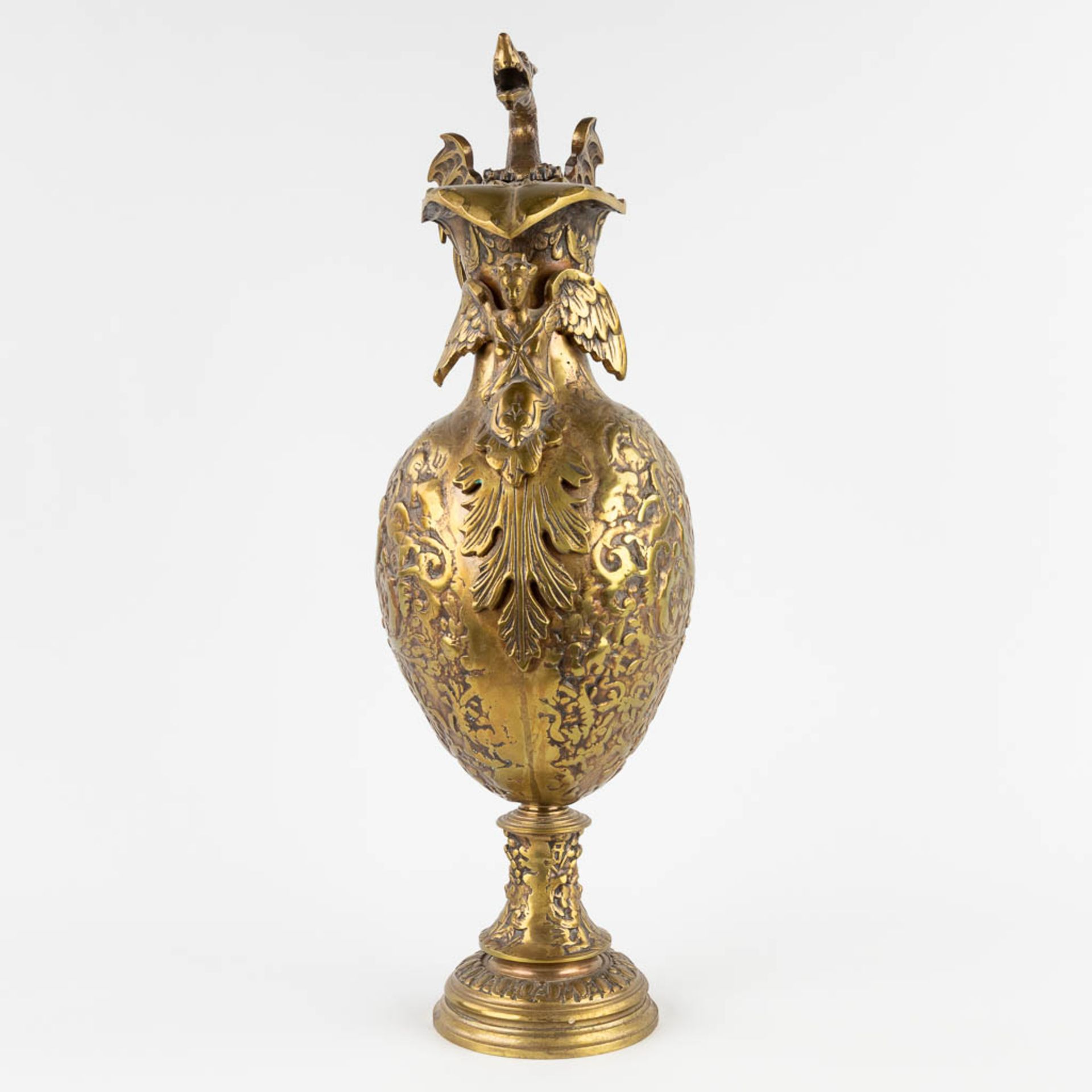 A large pitcher decorated with a dragon, bronze, 20th C. (D:18 x W:23 x H:57 cm) - Image 4 of 17