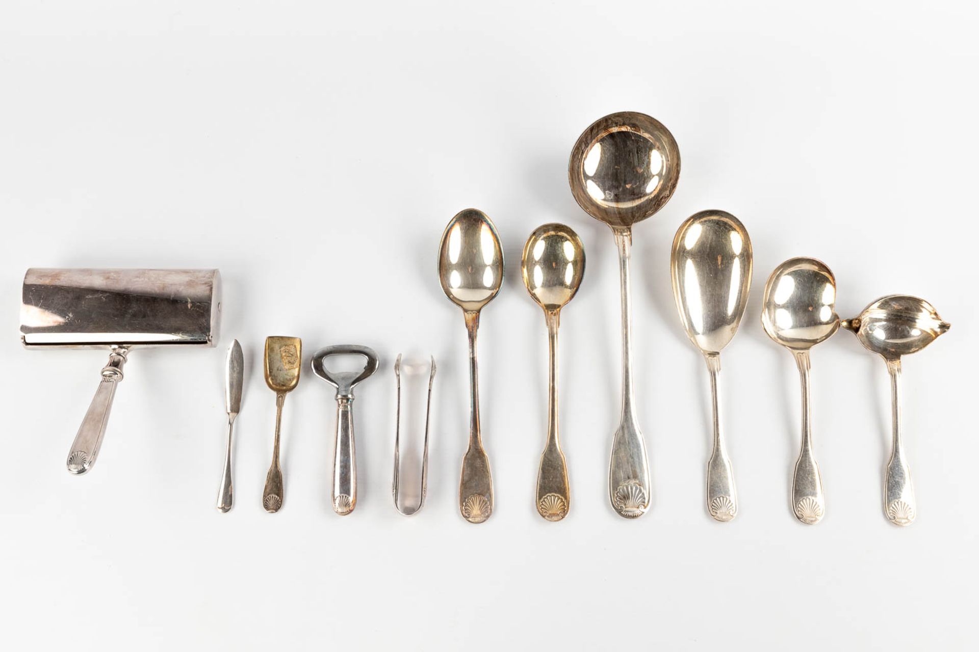 Lemaire & De Vernissy, 'Cocquille' a silver cutlery set. Added Christofle 'Coquille'. 4,717 kg. - Bild 20 aus 24