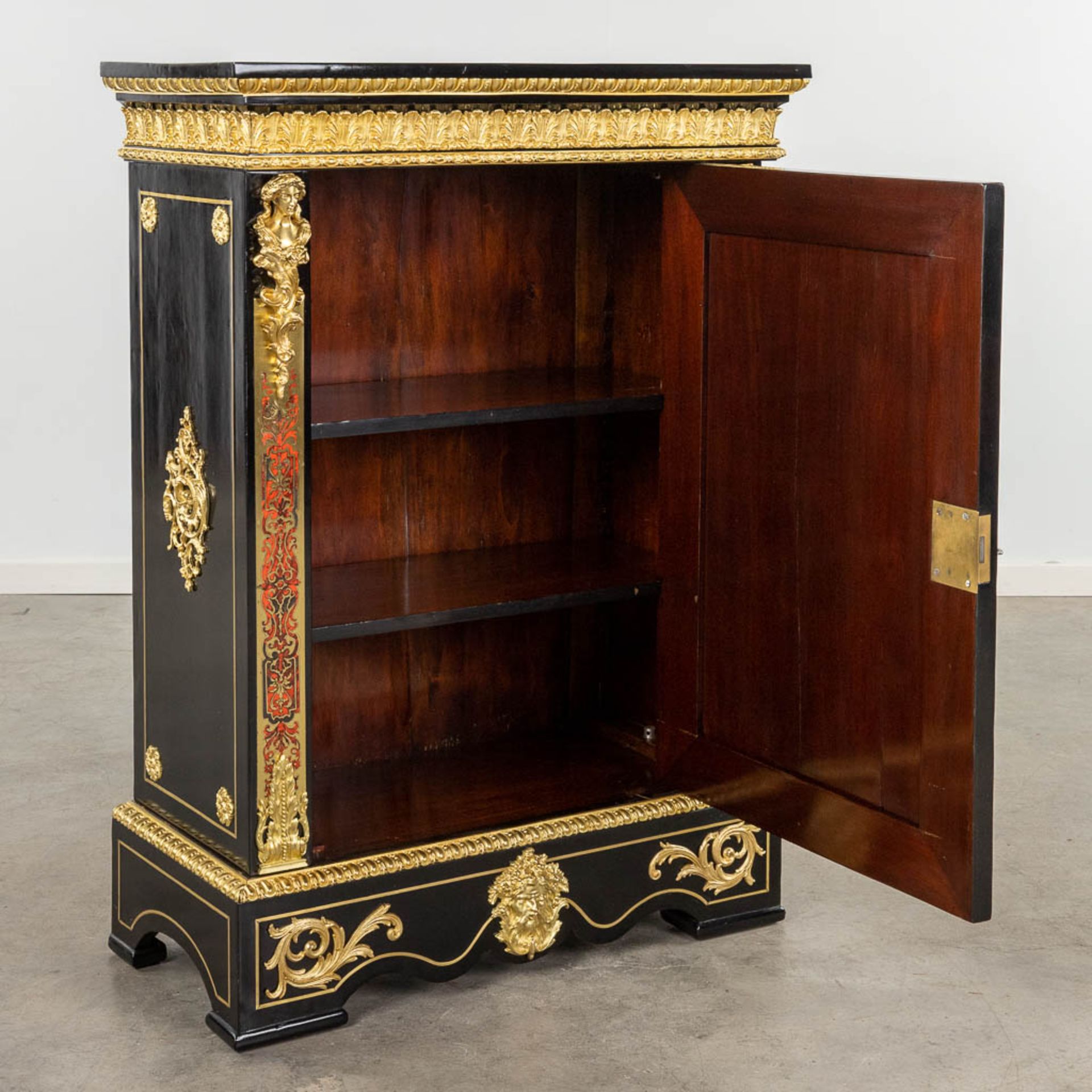 A Boulle cabinet, tortoise shell and copper inlay, Napoleon 3, 19th C. (D:36 x W:77 x H:108 cm) - Image 3 of 14