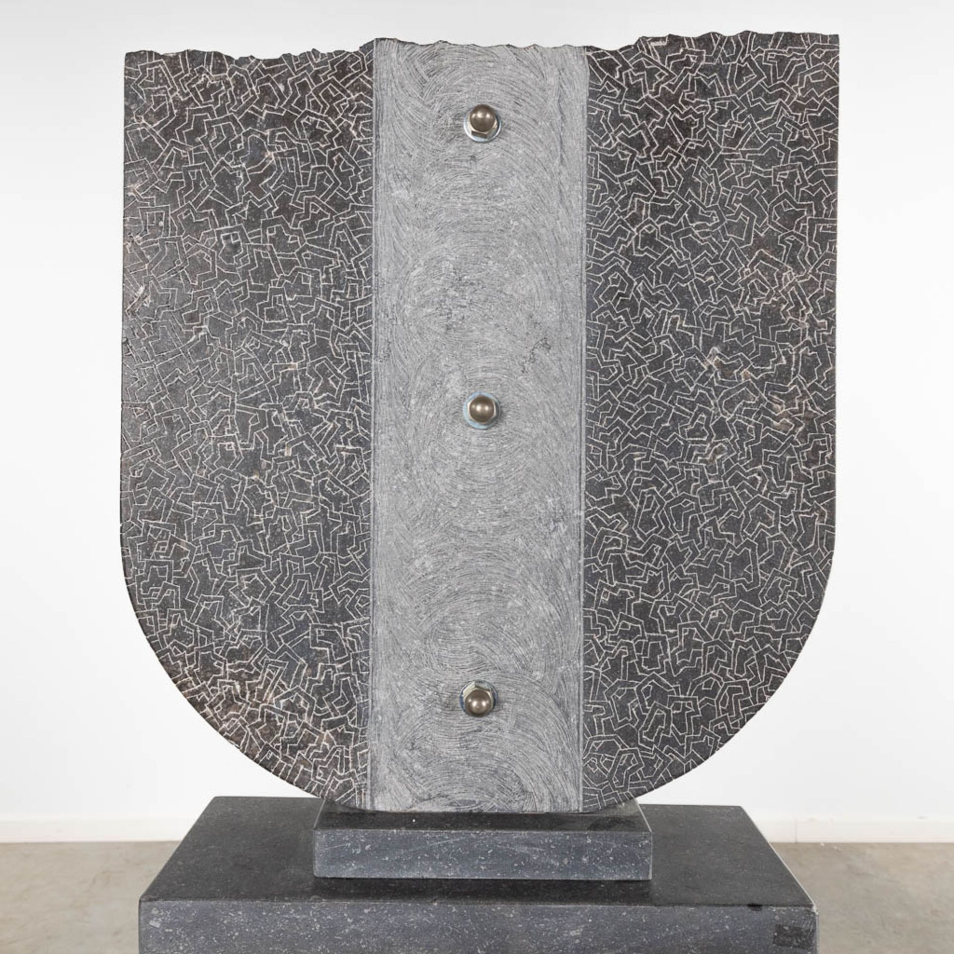 Francois VERBEKE (1960) 'Equilibrium' a sculpture, Belgian blue stone. (D:10 x W:45 x H:52 cm) - Bild 10 aus 10
