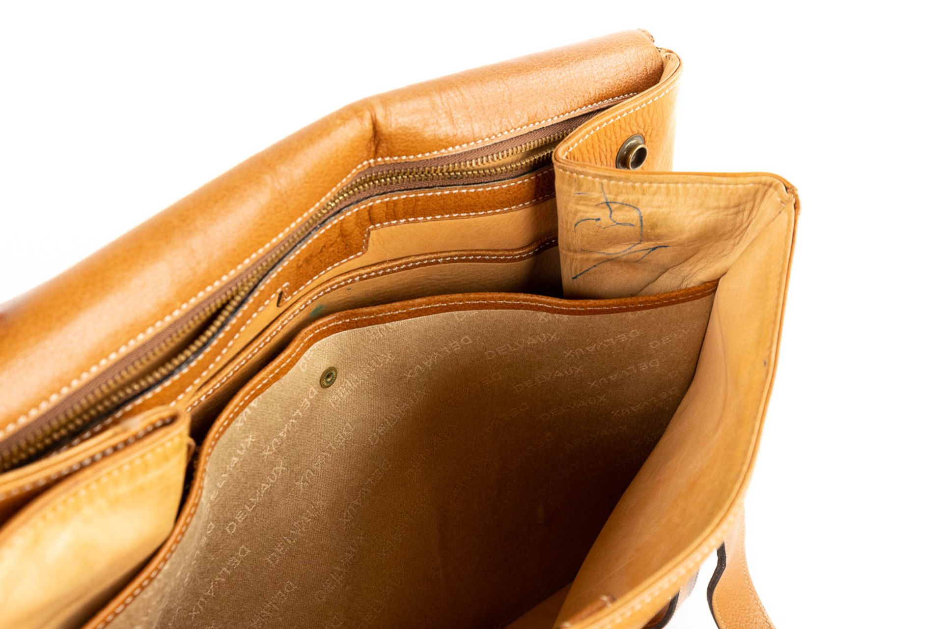 Delvaux, a brown leather handbag, original fabric storage bag. (W:32 x H:30 cm) - Image 14 of 18