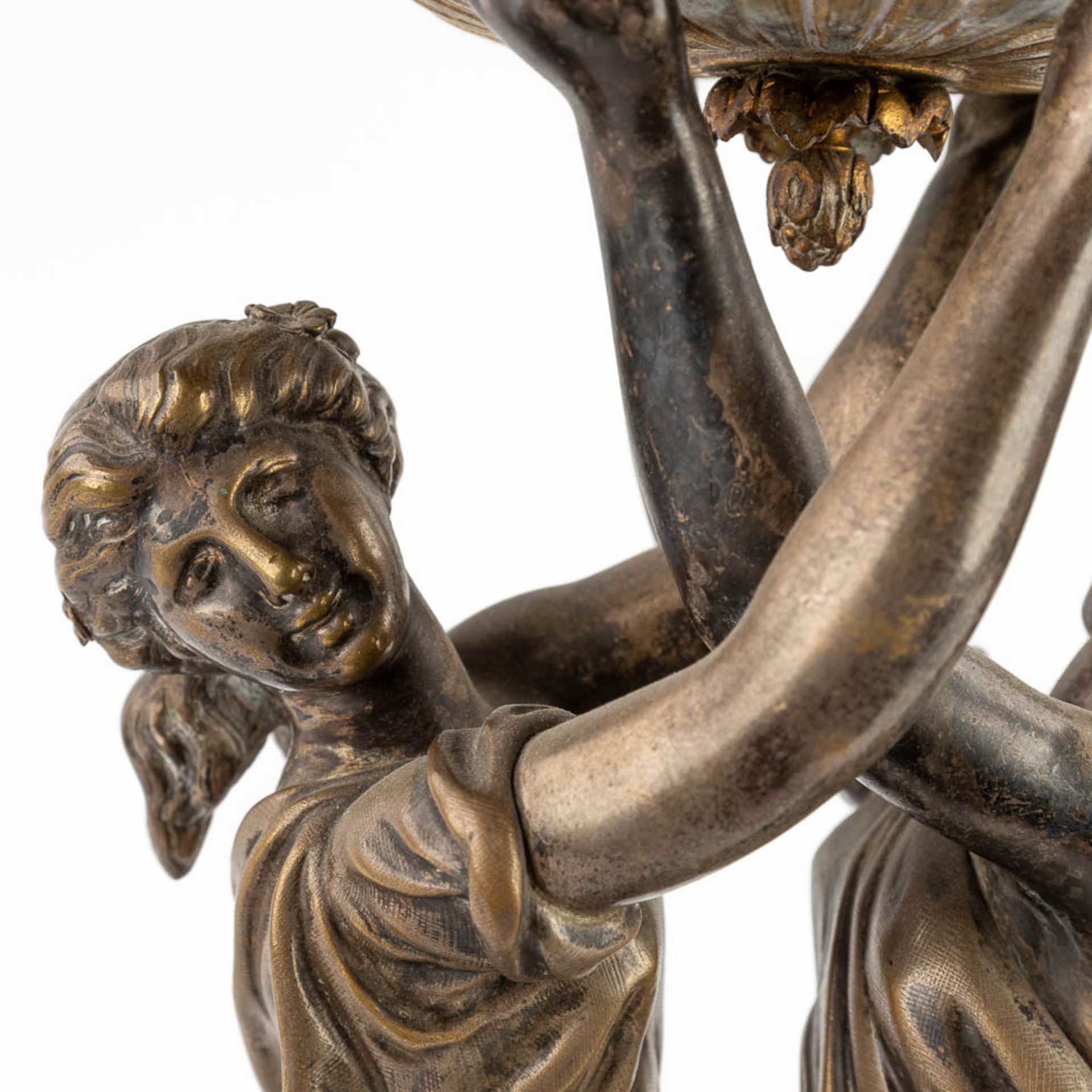 A large figurine of two graces, silver-plated and polished bronze. 19th C. (D:10 x W:18 x H:53 cm) - Image 9 of 11