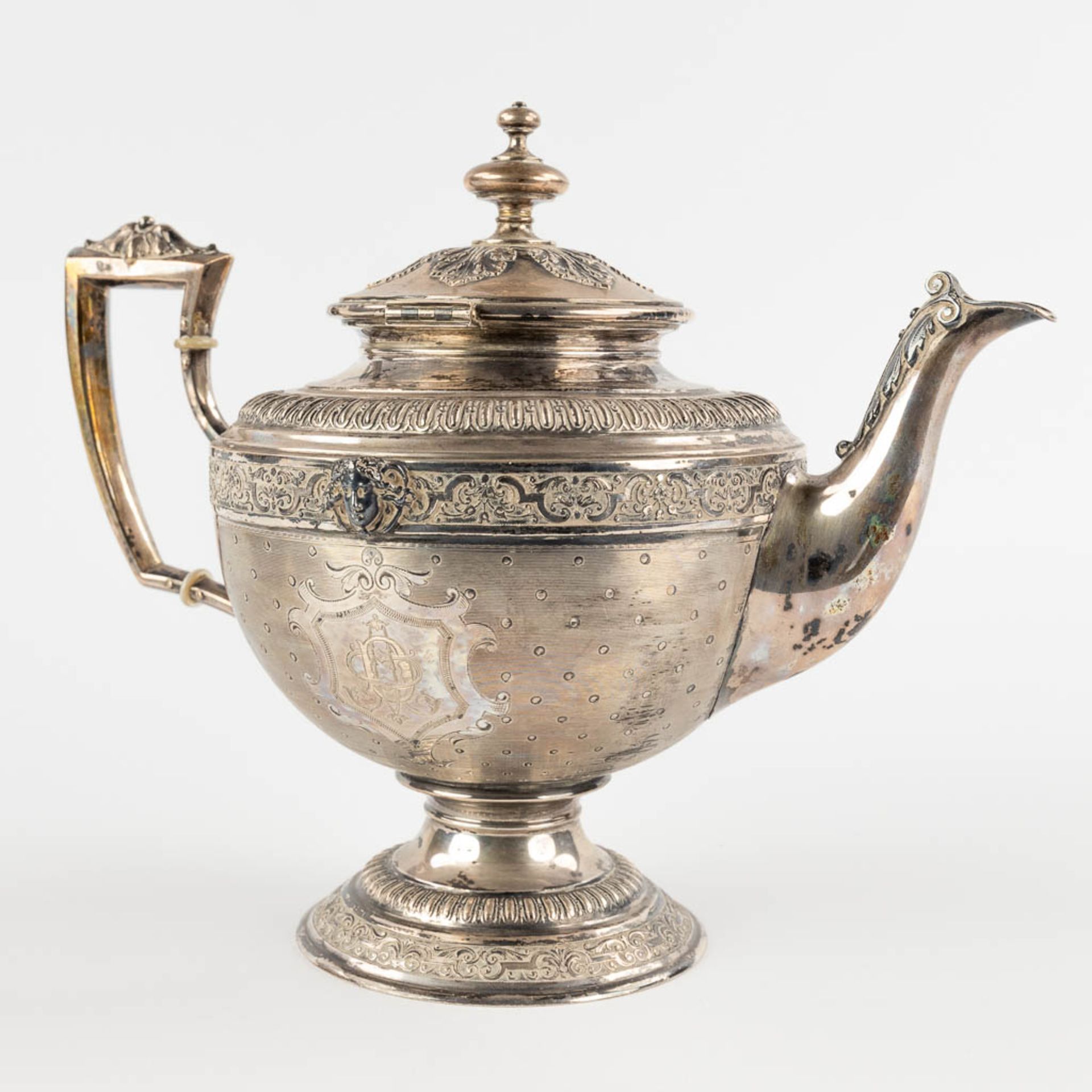 A teapot, silver, Germany. Gross: 659g. (D:16 x W:26 x H:21 cm)