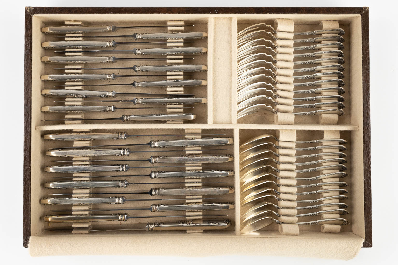 Bruno Wiskemann, Model Régence, a 130-piece silver-plated cutlery in a chest. (D:32 x W:46 x H:27 cm - Image 16 of 17