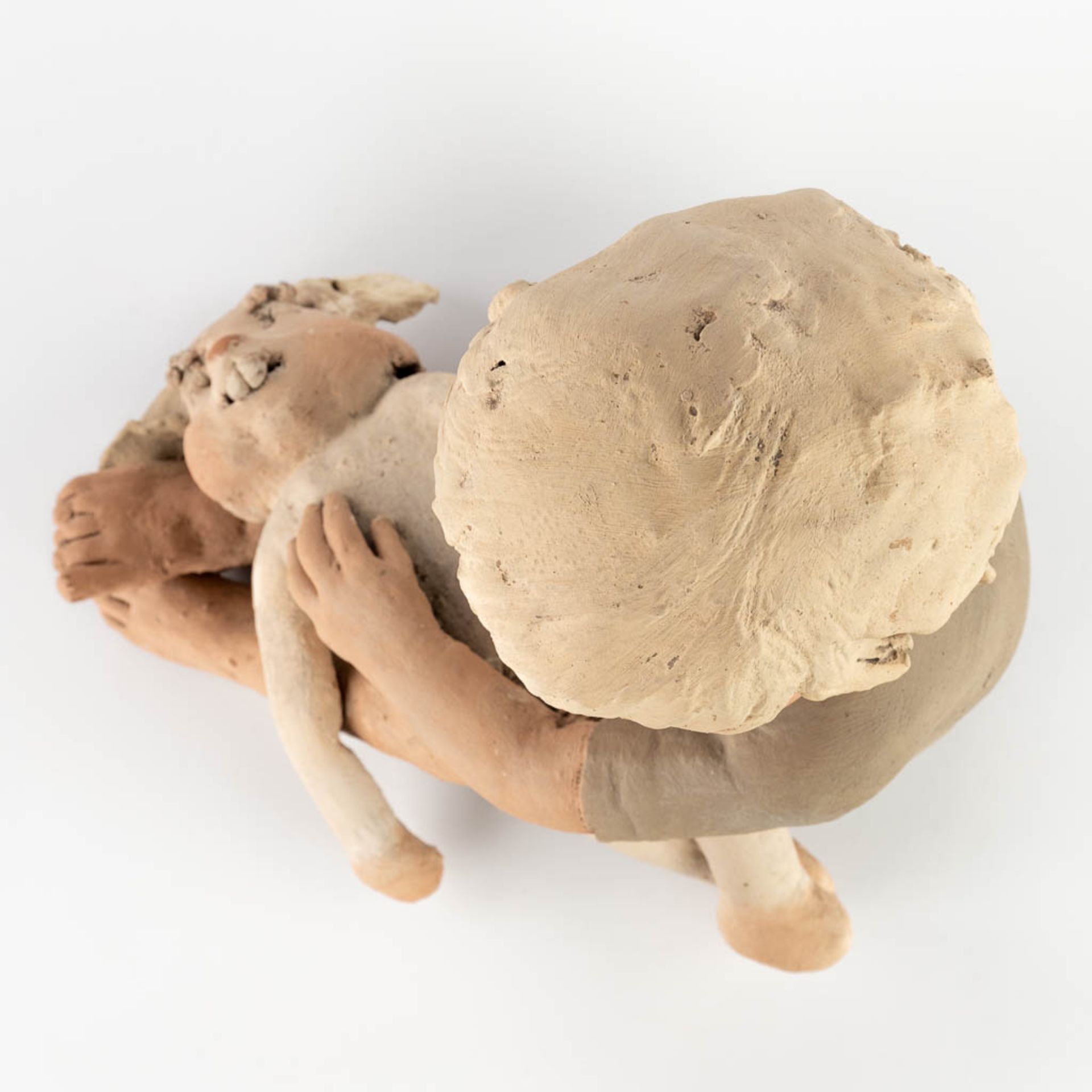 Jan DUMORTIER (XX-XXI) 'Child with a stuffed rabbit' terracotta. (D:32 x W:42 x H:44 cm) - Image 9 of 14