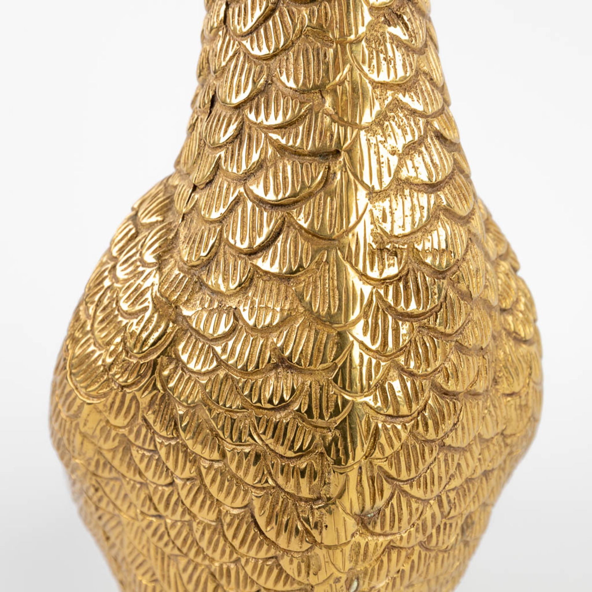 A large figurative goose, gold-plated metal. 20th C. (D:15 x W:35 x H:49,5 cm) - Bild 11 aus 11