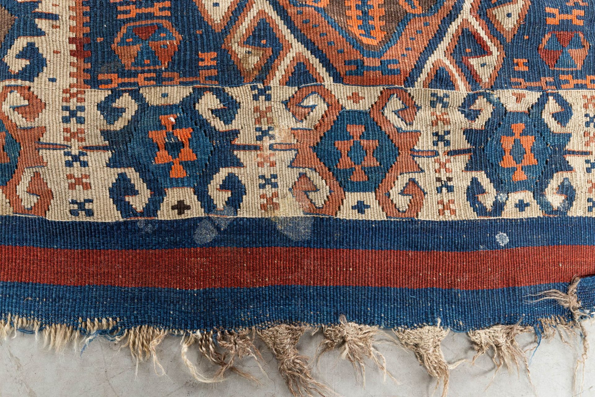 An Oriental hand-made kelim, Turkey, wool. (D:206 x W:154 cm) - Image 3 of 10