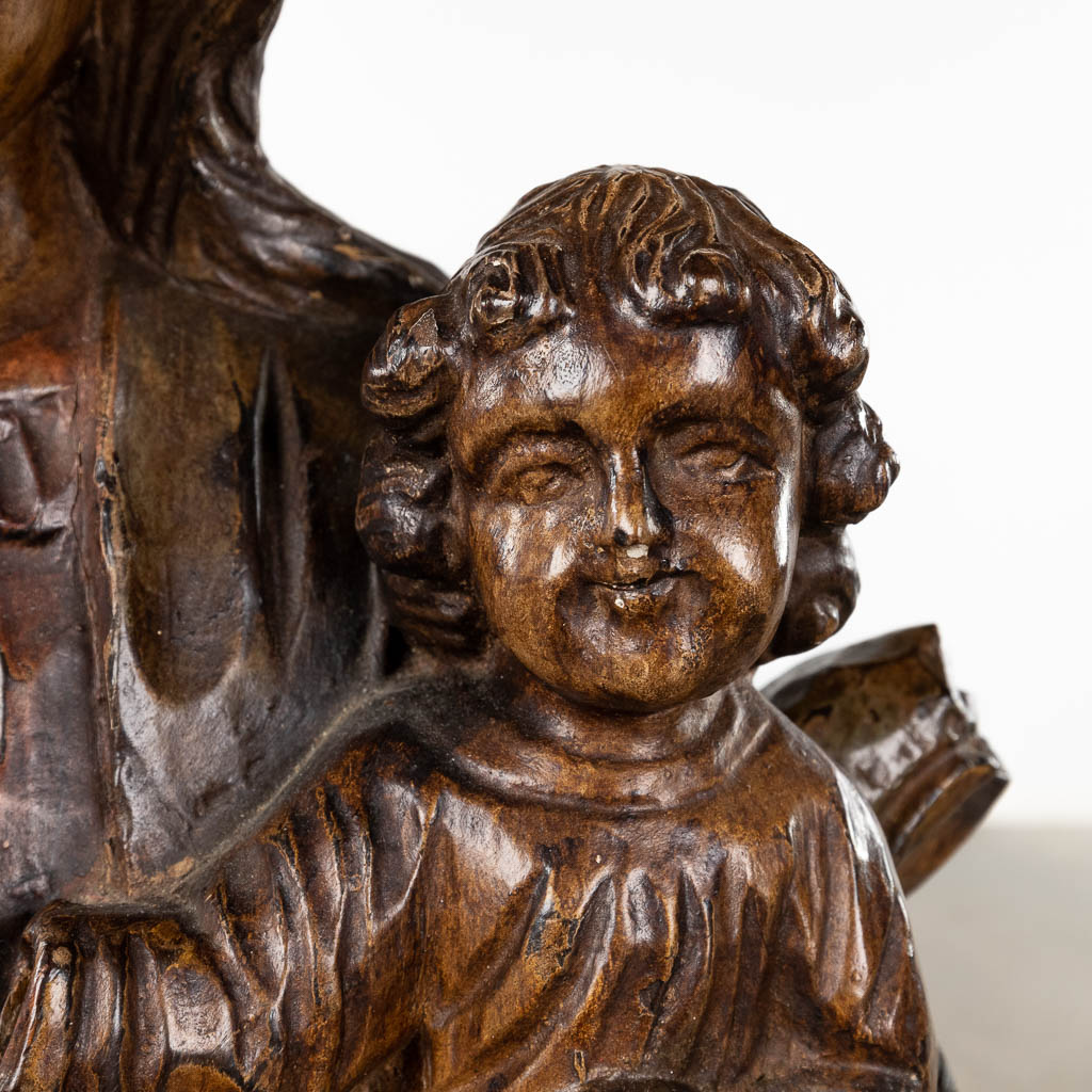 A large wood-sculptured figurine of Madonna. (D:28 x W:29 x H:95 cm) - Image 9 of 16
