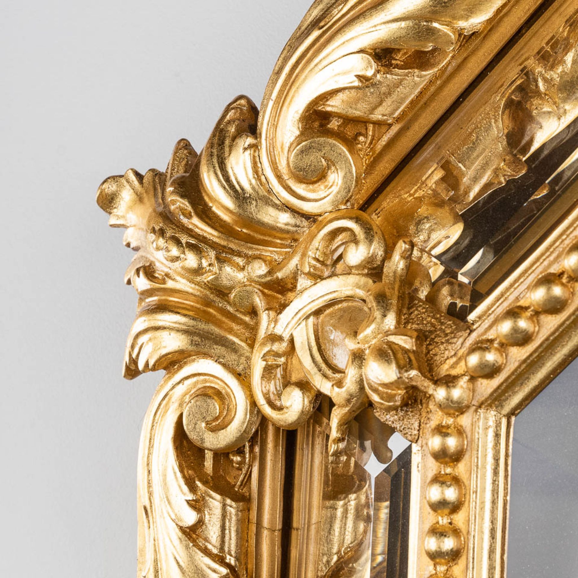 An antique mirror, sculptured gilt stucco and facetted glass, Louis XV style. 19th C. (W:98 x H:140  - Bild 7 aus 9