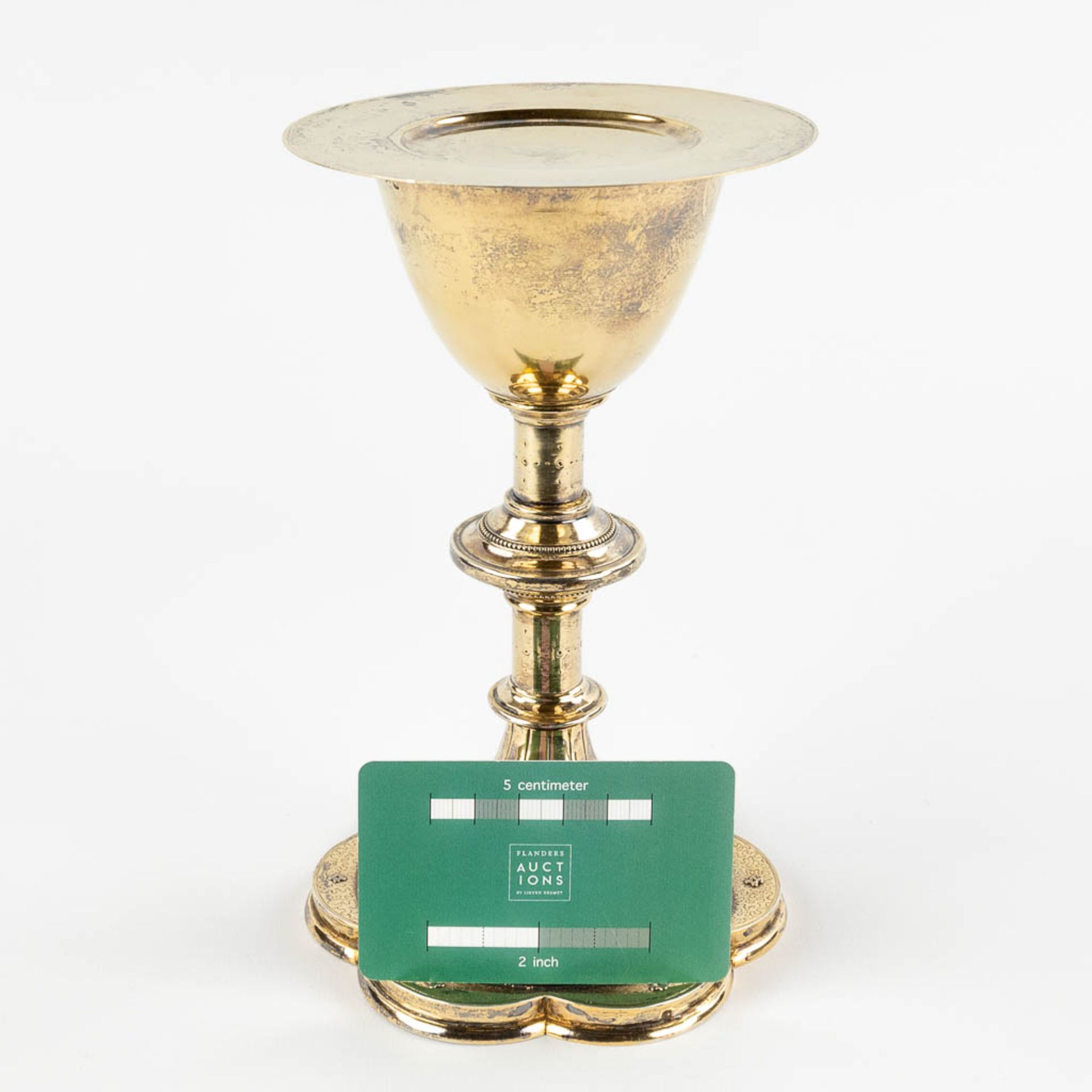 A Chalice with paten, gilt silver in gothic revival style. 305g. (H:19,5 x D:12,5 cm) - Image 2 of 16