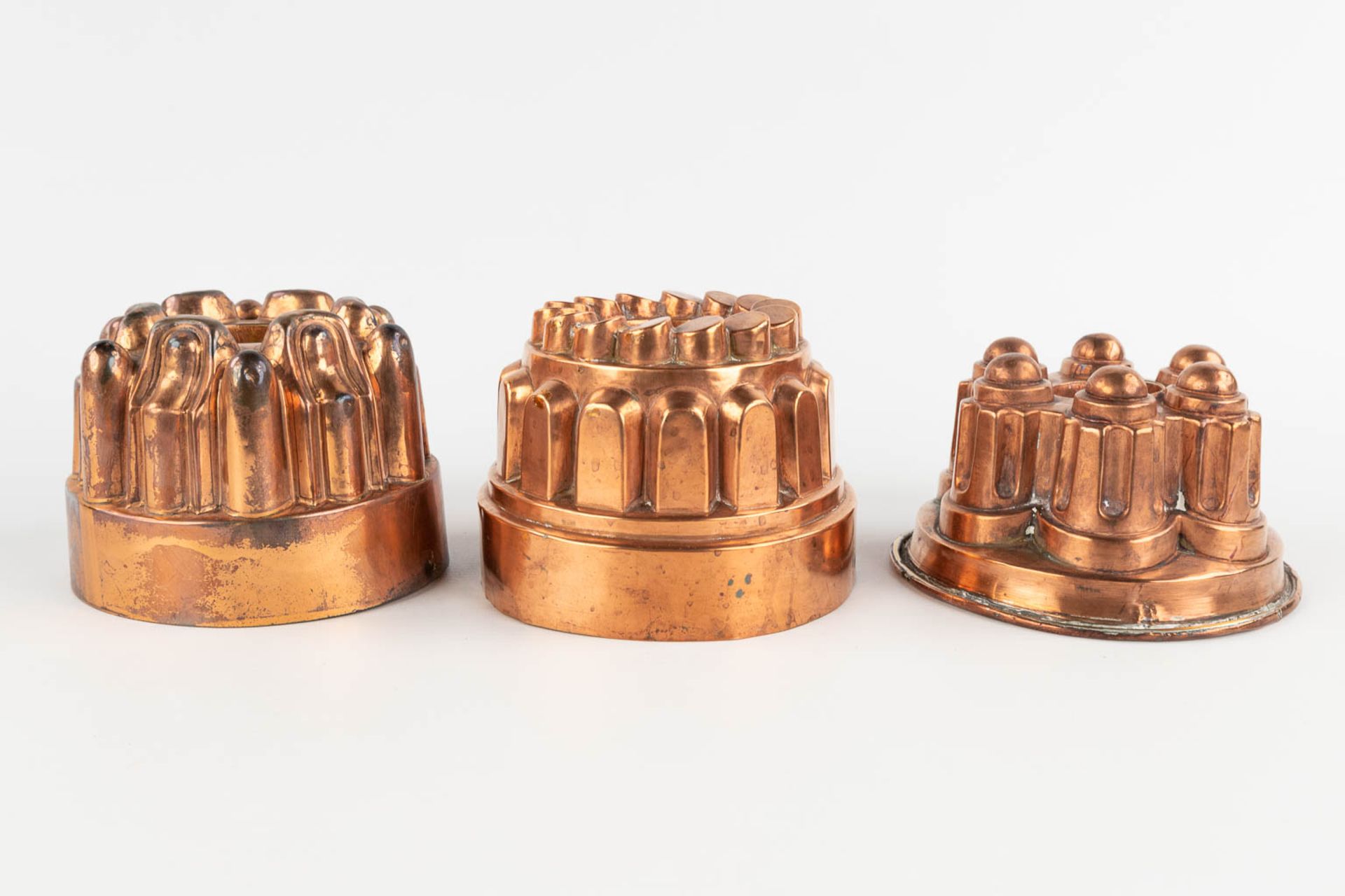 14 cake baking forms, added a sugar caster, copper. 19th/20th C. (H:9 x D:22 cm) - Image 11 of 20