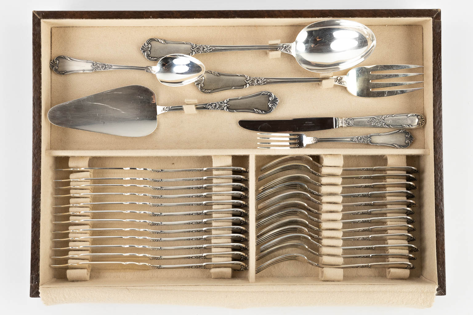 Bruno Wiskemann, Model Régence, a 130-piece silver-plated cutlery in a chest. (D:32 x W:46 x H:27 cm - Image 17 of 17