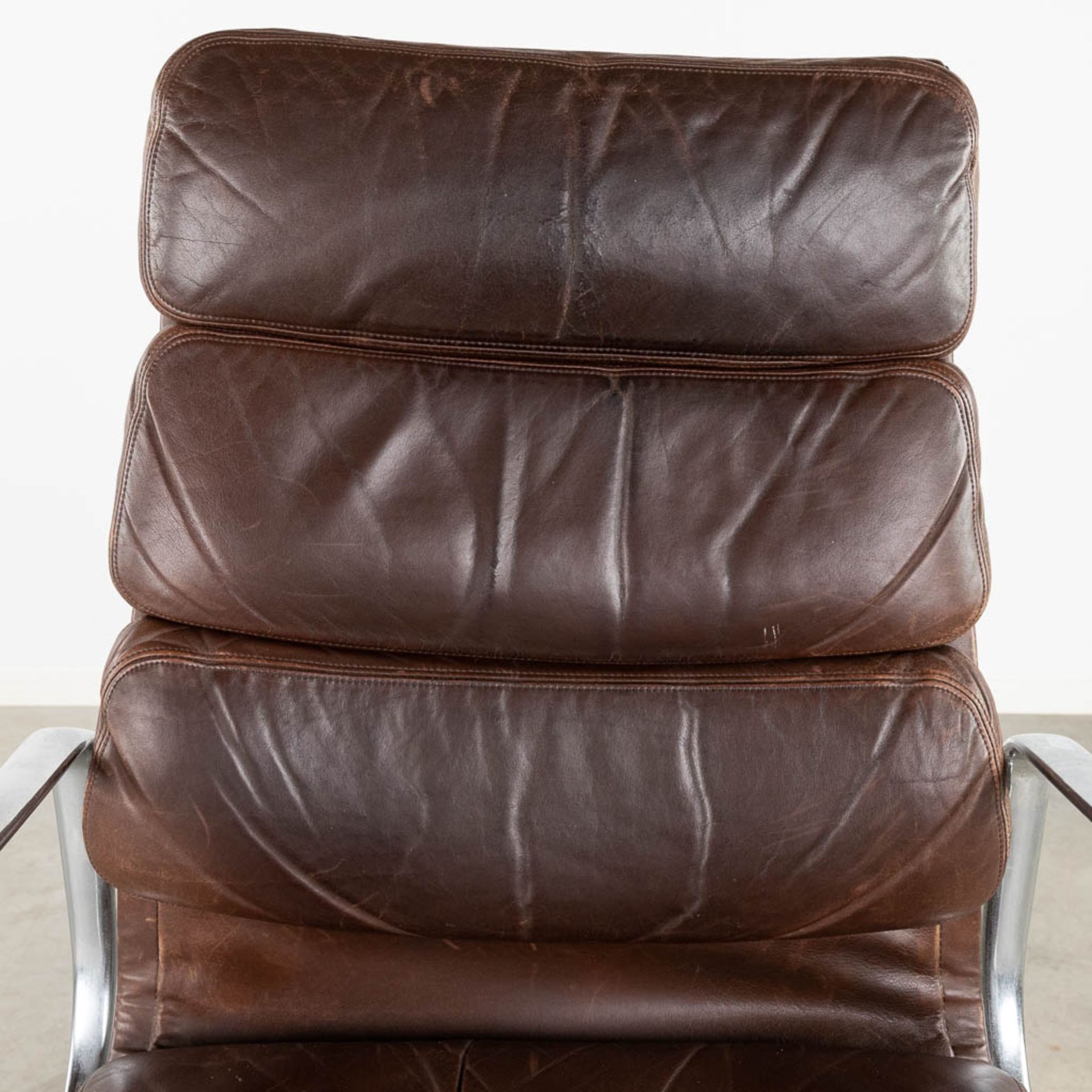 Charles &amp; Ray EAMES (XX-XXI) 'Soft Pad Office Chair' for Herman Miller. (D:111 x W:59 x H:63 cm) - Image 10 of 12