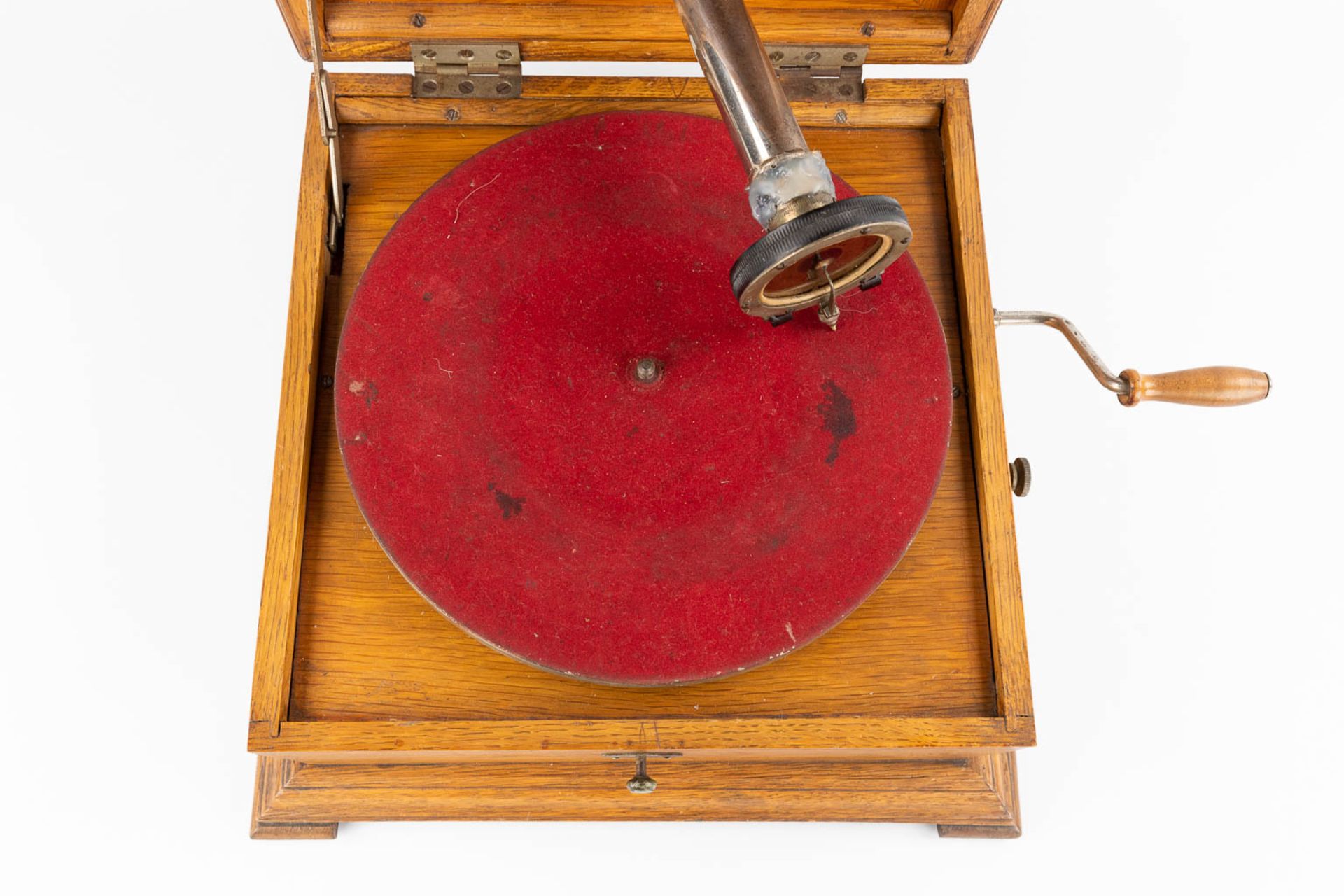 Pathé, a grammophone with bakelite records. The first half of the 20th C. (D:35 x W:35 x H:30 cm) - Image 10 of 16