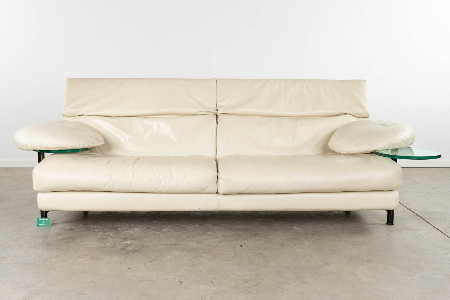 Paolo PIVA (1950-2017) 'Arca' for B&amp;B Italia. Two and Three seater leather sofa. (D:90 x W:250 x - Image 2 of 27