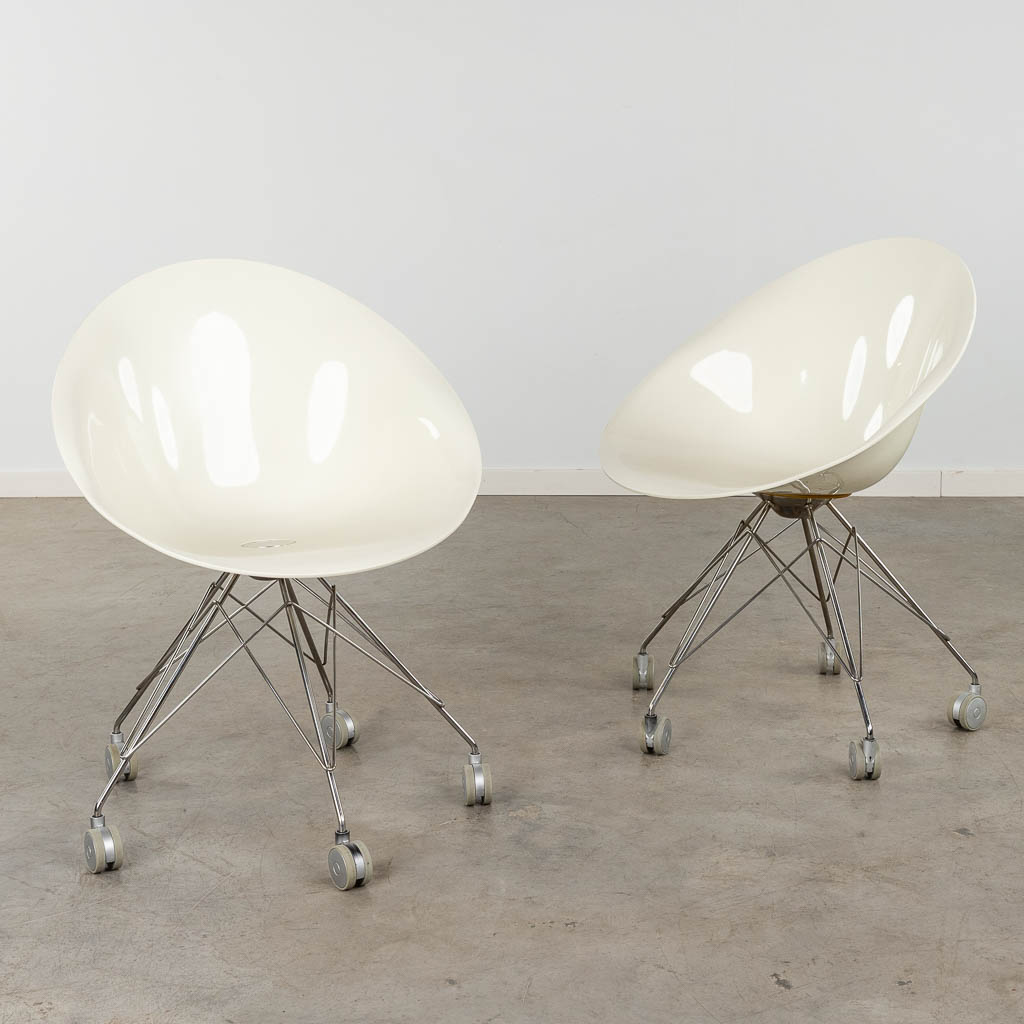 Philippe STARCK (1949) 'Ero' for Kartell, two office chairs. (D:59 x W:62 x H:82 cm)