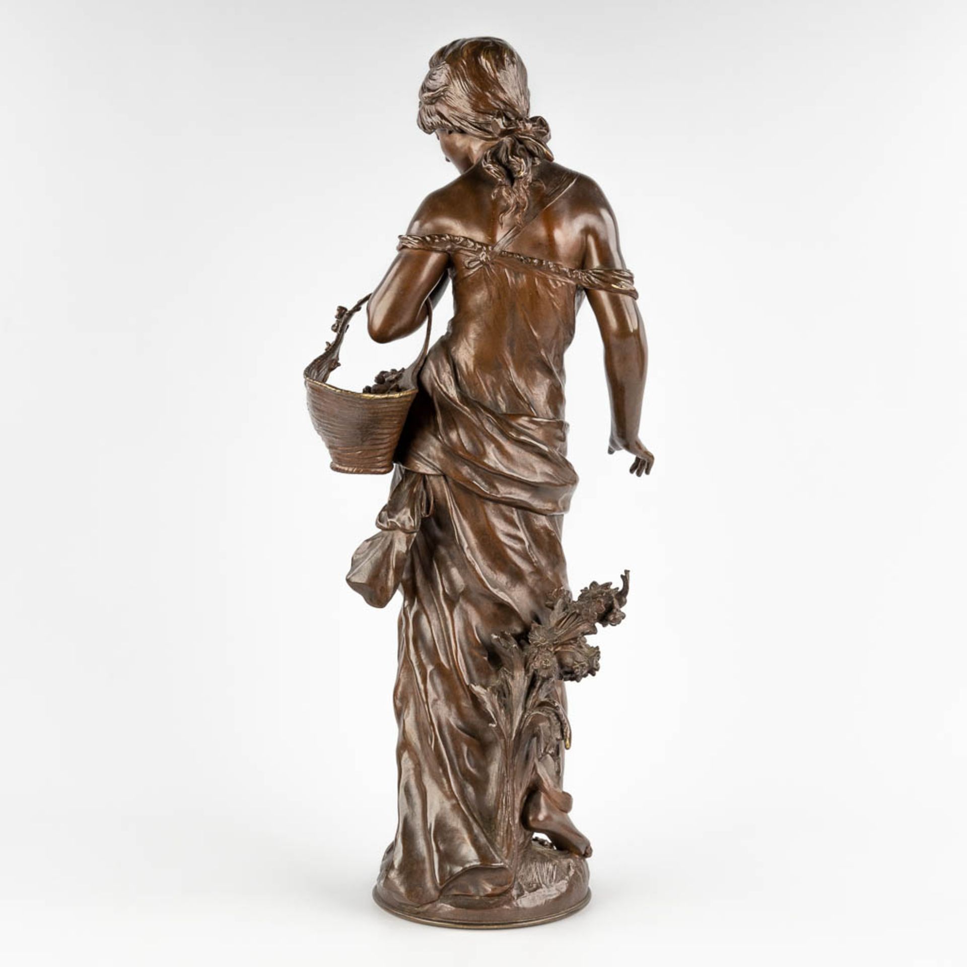 Auguste MOREAU (1834-1917) 'Picking the Flowers' patinated bronze. 19th C. (D:23 x W:30 x H:72 cm) - Image 5 of 12