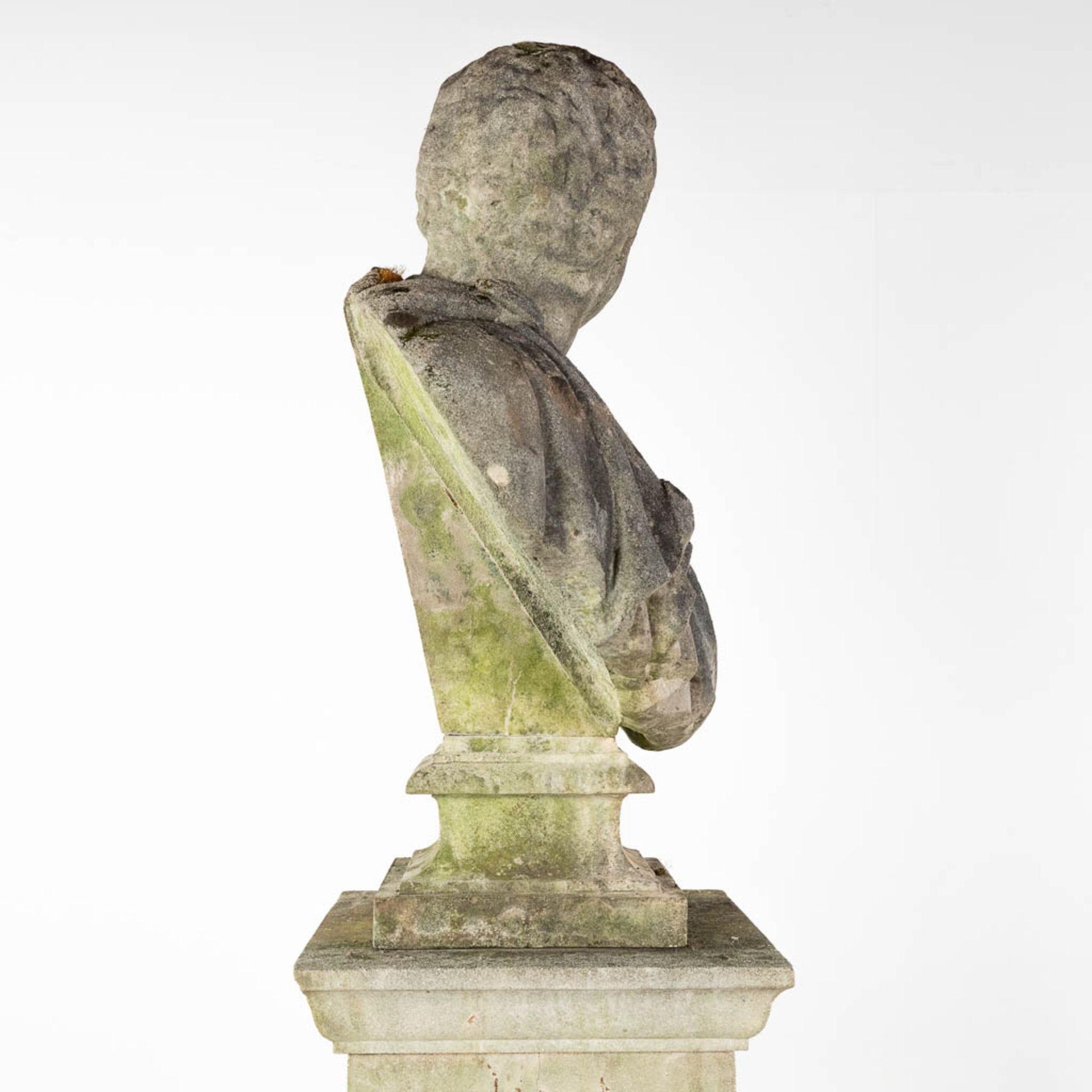 Bust of a Roman on a pedestal, probably Caesar, cast concrete. 20th C. (D:36 x W:75 x H:97 cm) - Image 6 of 10