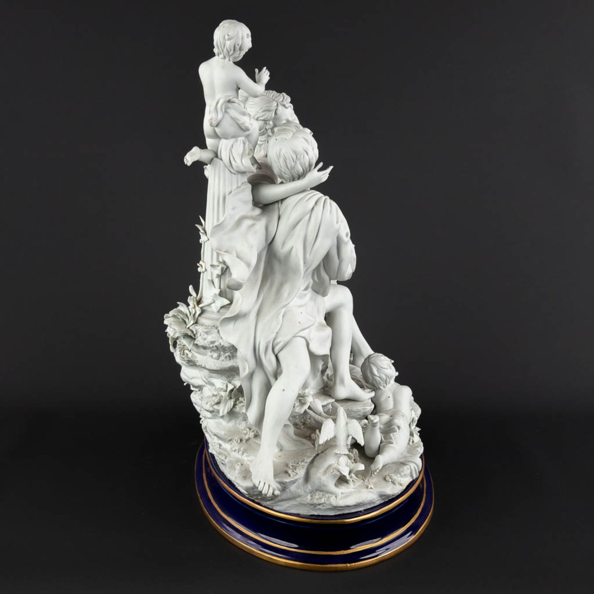 A large group, bisque porcelain with a romantic scène. 20th C. (D:26 x W:36 x H:47 cm) - Image 4 of 18