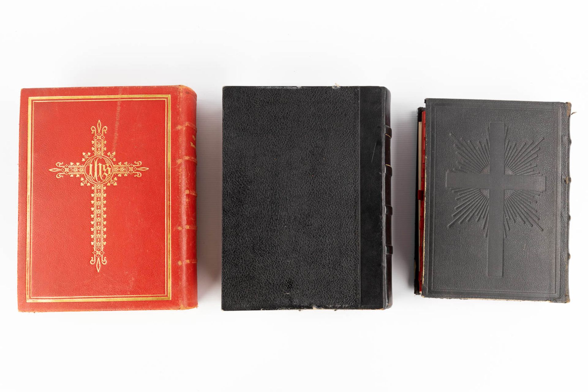 Three Missale Romanum books, 20th C. (D:6 x W:24 x H:32 cm) - Bild 12 aus 15
