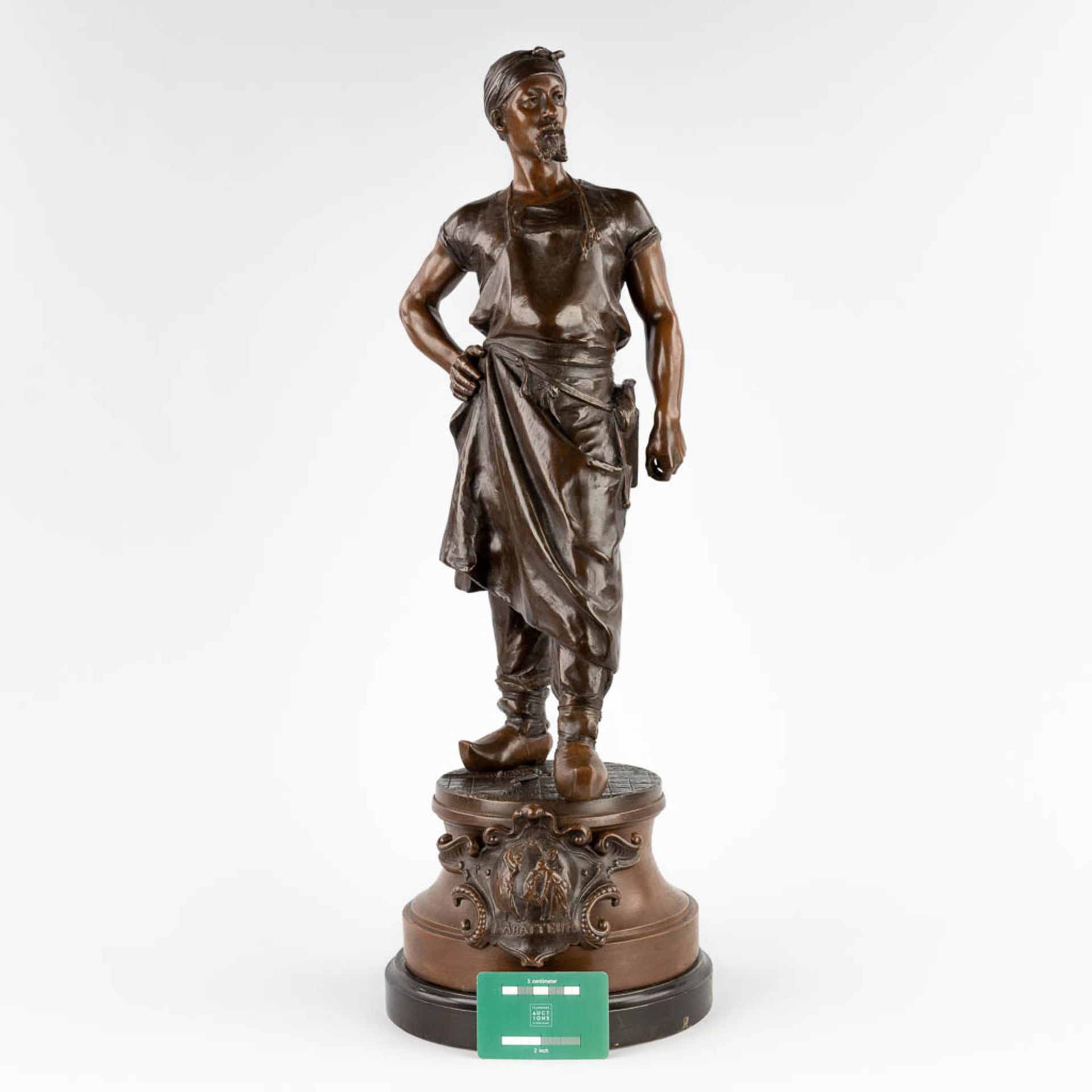 L'Abbateur, a figurine of a butcher, spelter. Circa 1900. (H:68 x D:23 cm) - Bild 2 aus 12