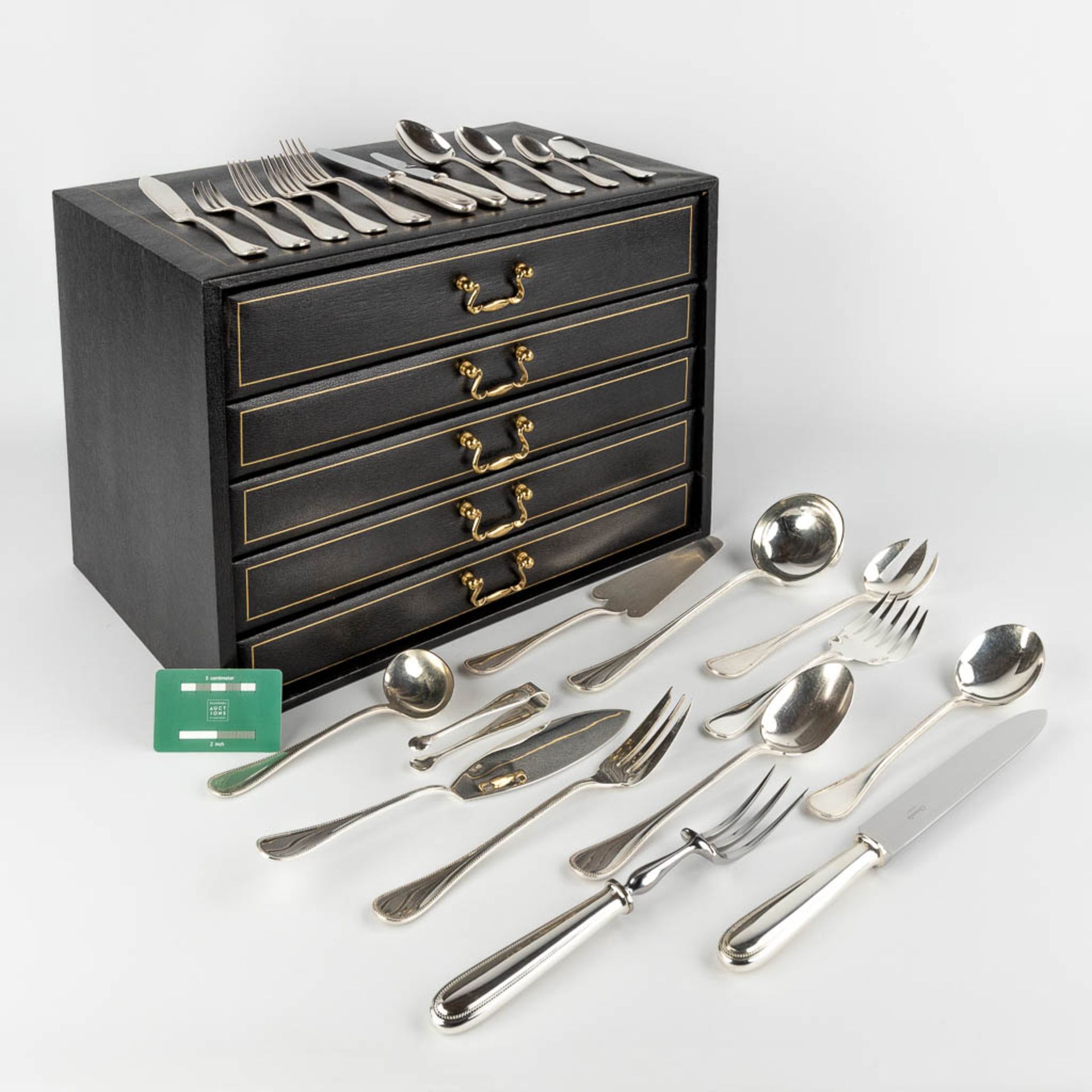 Christofle 'Perles' a large silver-plated cutlery in a storage box. 144 pieces. (D:29 x W:46 x H:33 - Image 2 of 21