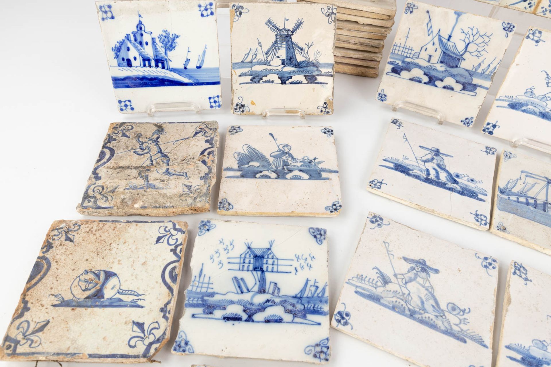 A large collection of antique tiles, Blue-white and Manganese, The Netherlands, 17th/18th C. (W:13 x - Bild 8 aus 12