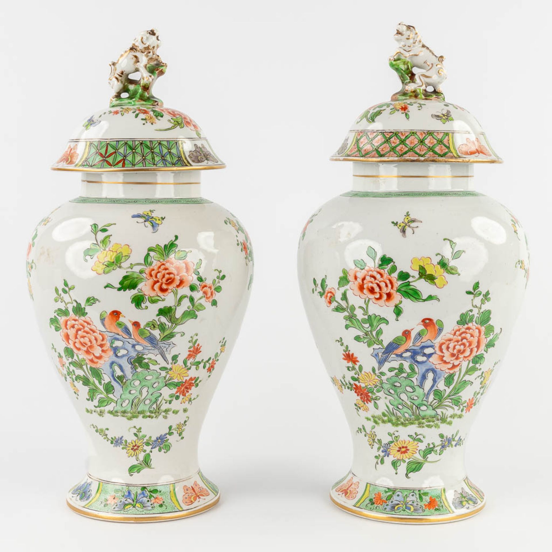 Samson, a pair of Oriental-inspired vases with hand-painted decor. 19th C. (H:42 x D:20 cm)