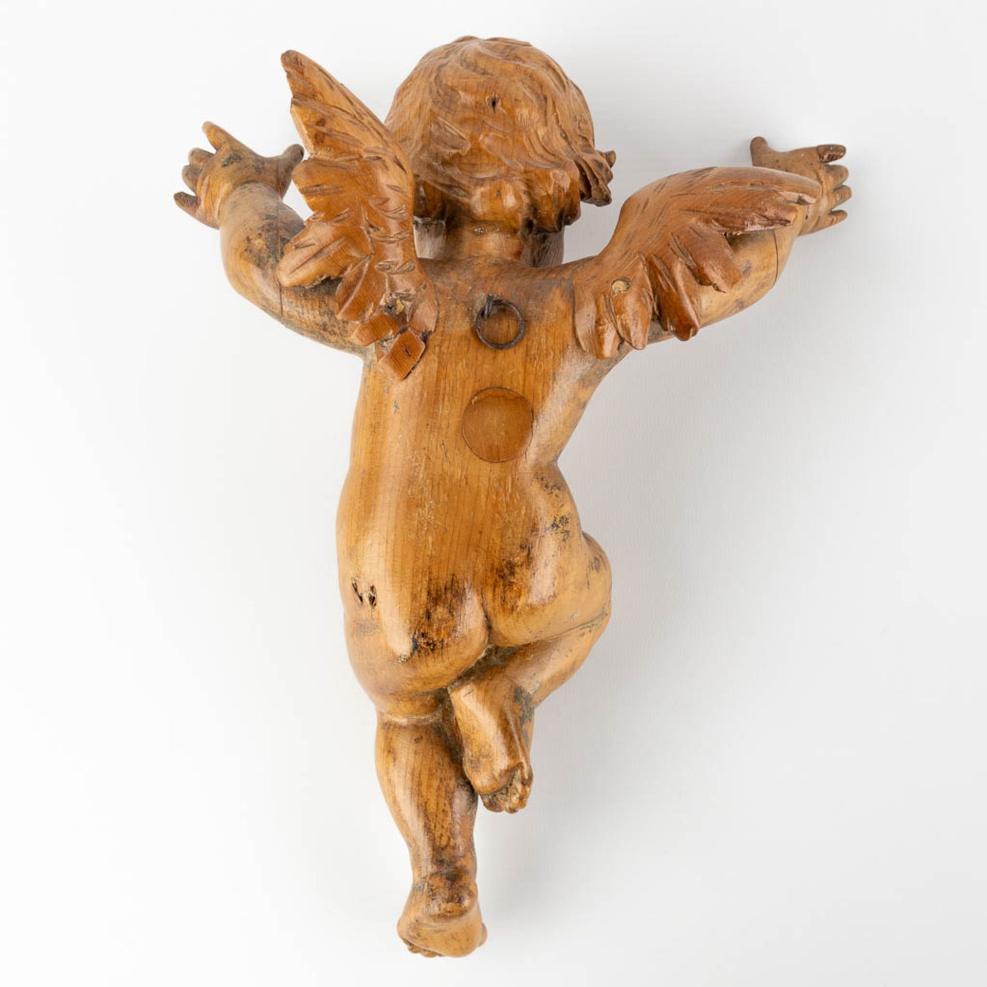 A pair of wood-sculptured putti, basswood, 18th C. (W:22 x H:30 cm) - Image 8 of 14