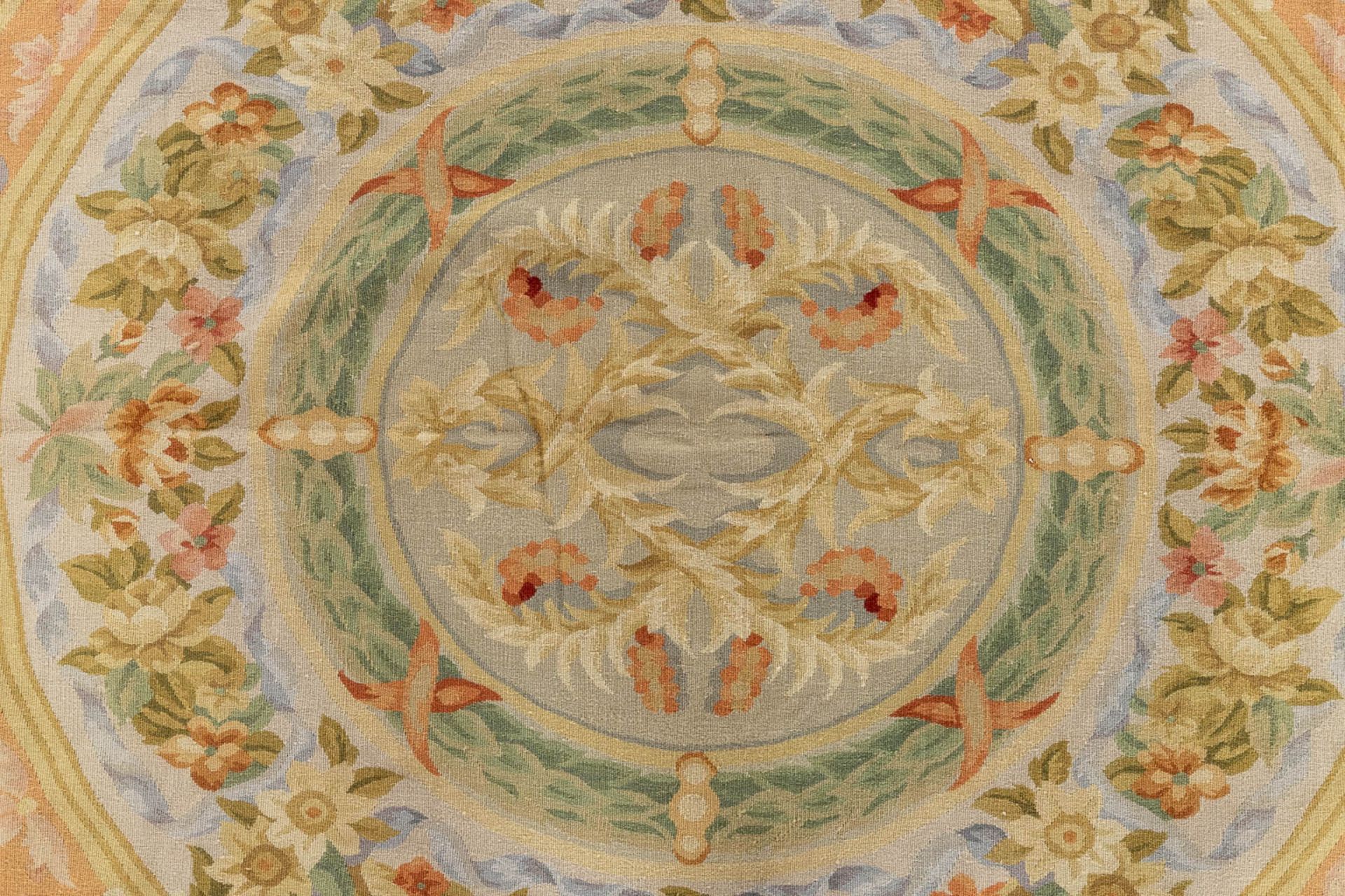 An exceptional antique carpet 'Aubusson'. France. (D:558 x W:366 cm) - Image 4 of 8