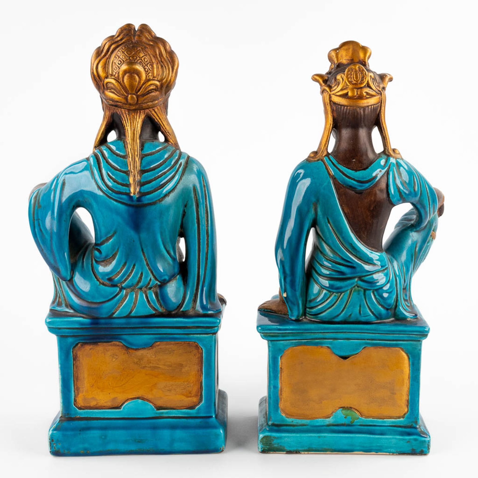 A pair of Temple guards and a pair of geese, glazed stoneware. 20th C. (D:15 x W:21 x H:44 cm) - Image 5 of 16
