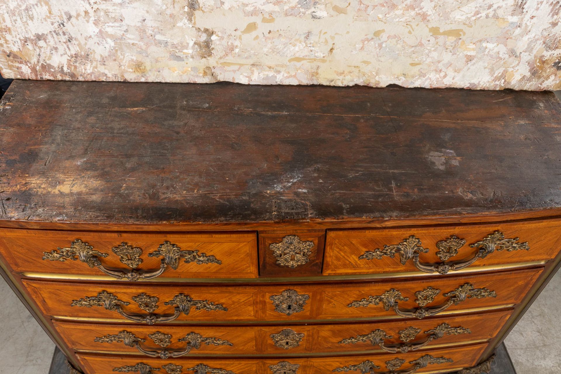 Louis Simon PAINSUN (?-1748) an exceptional 5-drawer commode, bronze and marquetry with Brech D'Alep - Bild 23 aus 23