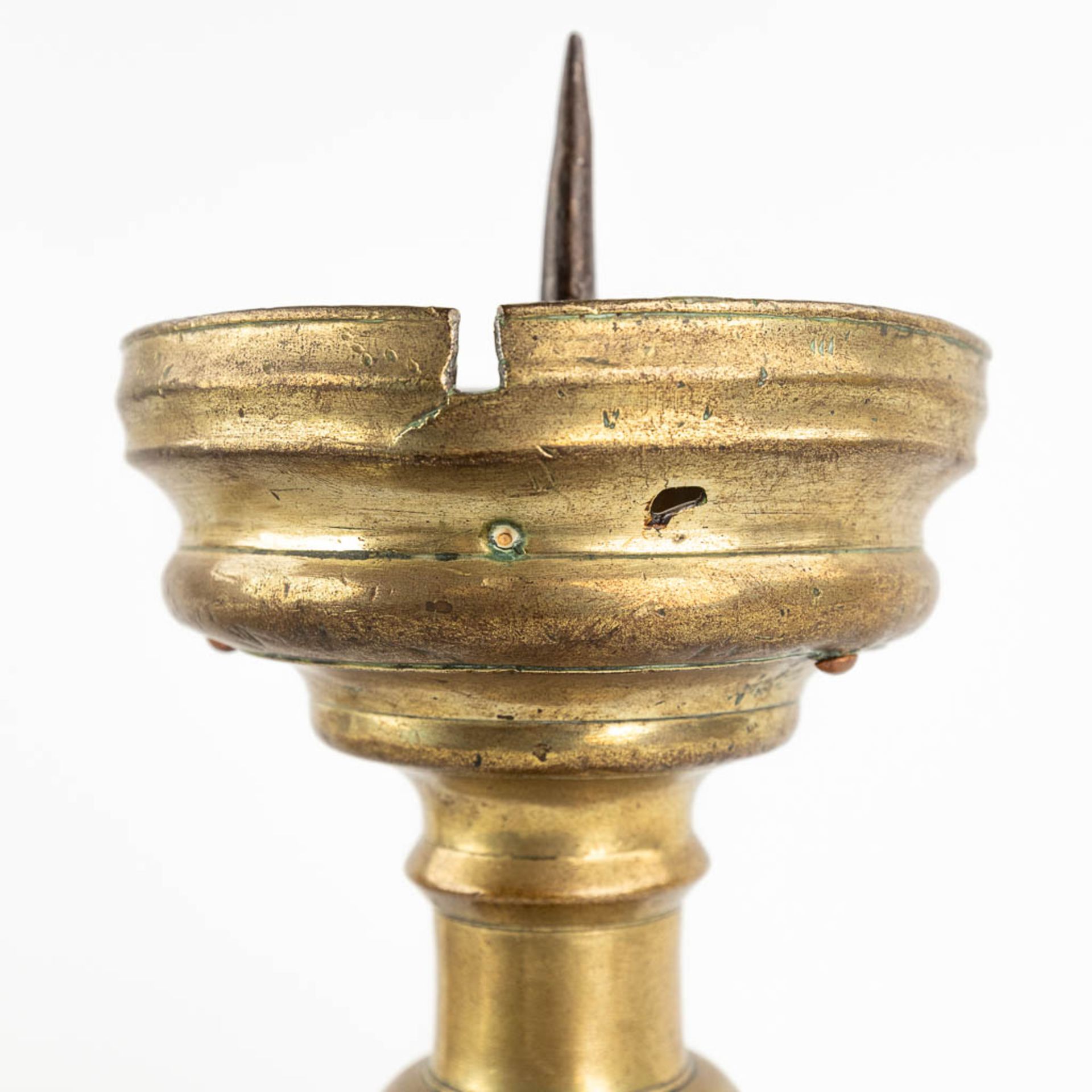 Four candlesticks, bronze, France and Germany, 17th-18th C. (H:36 x D:14 cm) - Bild 11 aus 11