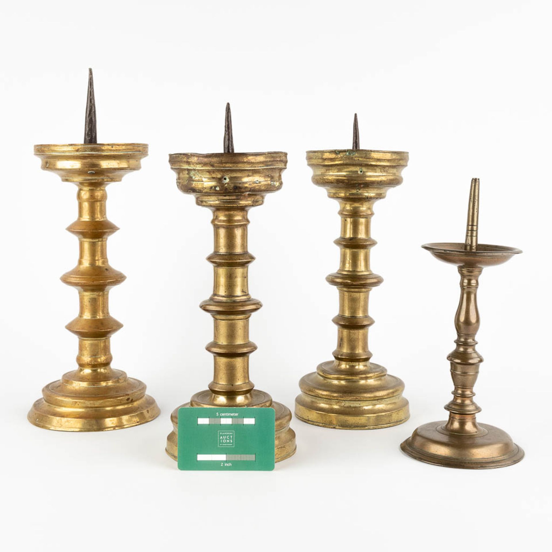 Four candlesticks, bronze, France and Germany, 17th-18th C. (H:36 x D:14 cm) - Bild 2 aus 11