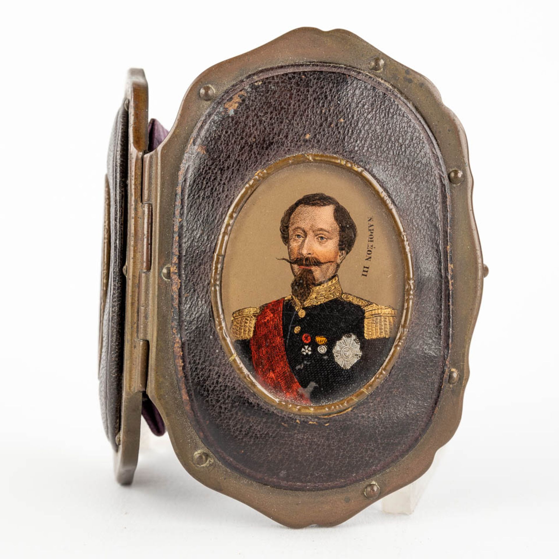 An antique wallet with a miniature painting of Napoleon 3rd and l'Imperatrice des Français. 19th C. - Image 13 of 13