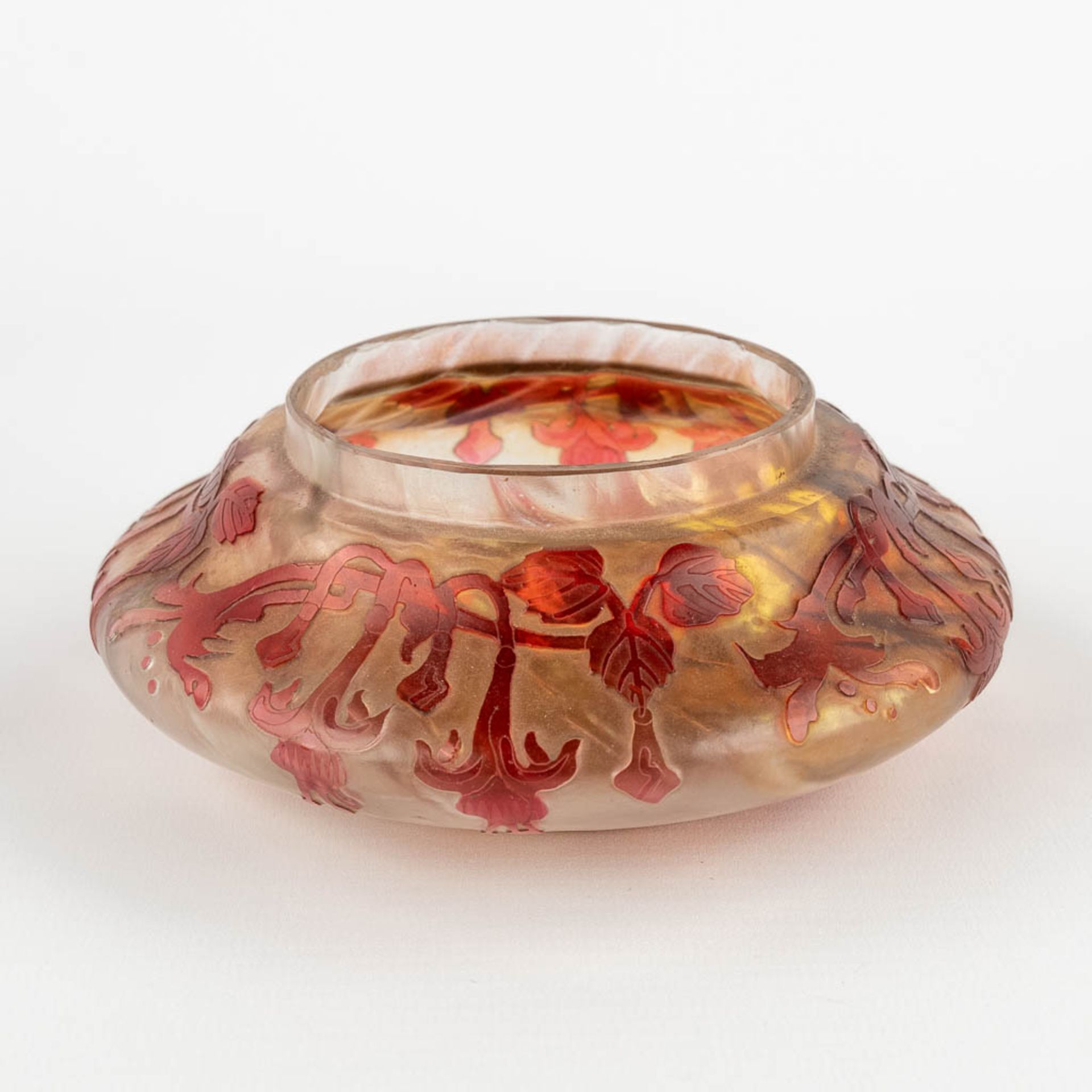 Cristallerie De Pantin, 'Bonbonière', pâte de verre glass. Art Nouveau (H:5 x D:13 cm)
