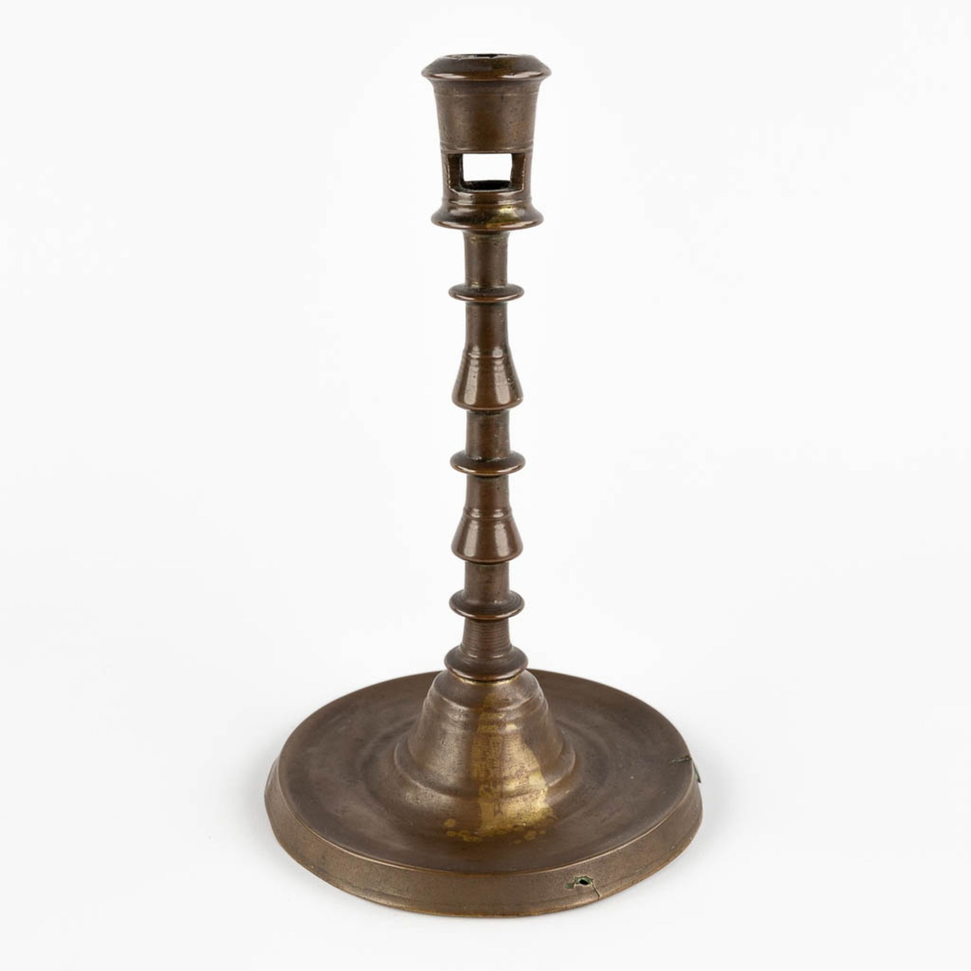 An antique candlestick, Flanders or The Netherlands, 16th C. (H:24,5 x D:14,5 cm) - Image 4 of 11