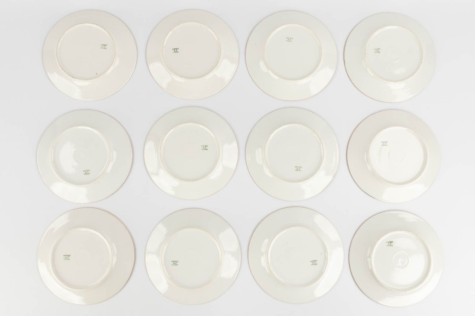 Limoges 'Primrose' a 12-person porcelain coffee service with hand-painted decor. (D:13 x W:24 x H:20 - Bild 15 aus 31