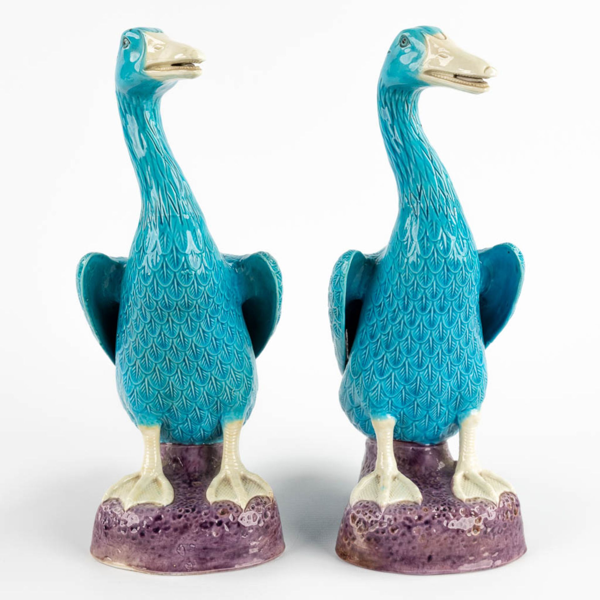 A pair of Temple guards and a pair of geese, glazed stoneware. 20th C. (D:15 x W:21 x H:44 cm) - Image 10 of 16