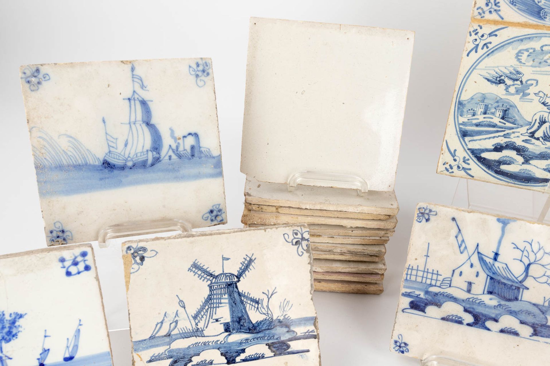 A large collection of antique tiles, Blue-white and Manganese, The Netherlands, 17th/18th C. (W:13 x - Bild 9 aus 12