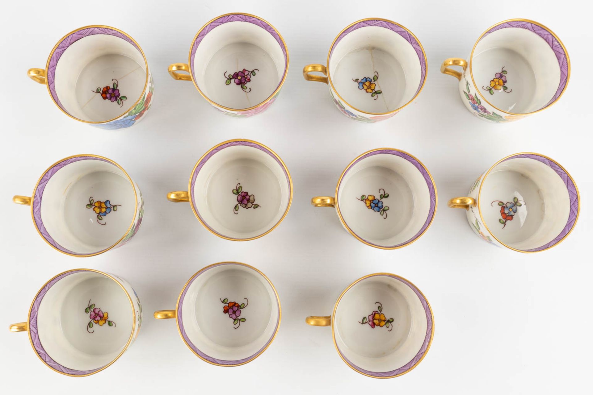 Limoges 'Primrose' a 12-person porcelain coffee service with hand-painted decor. (D:13 x W:24 x H:20 - Bild 30 aus 31