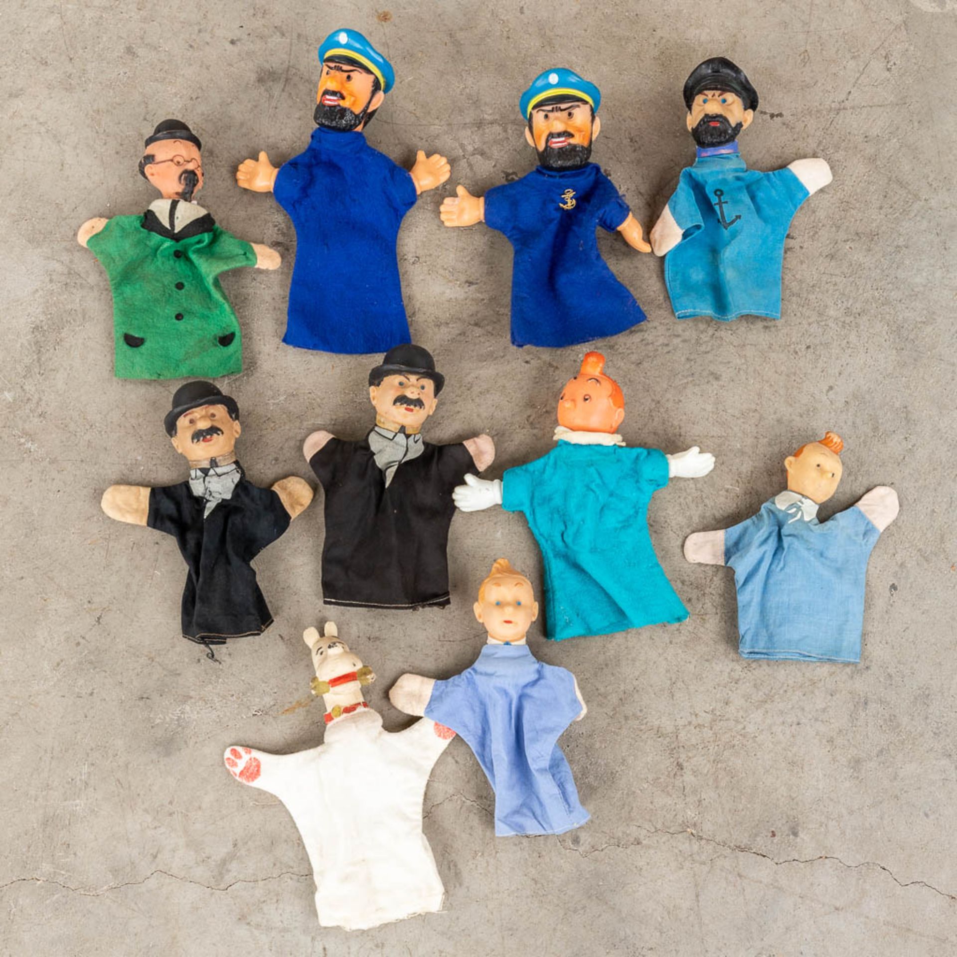 Tintin, a collection of 3 puppet show frames with matching dolls. (W:70 x H:114 cm) - Image 4 of 21
