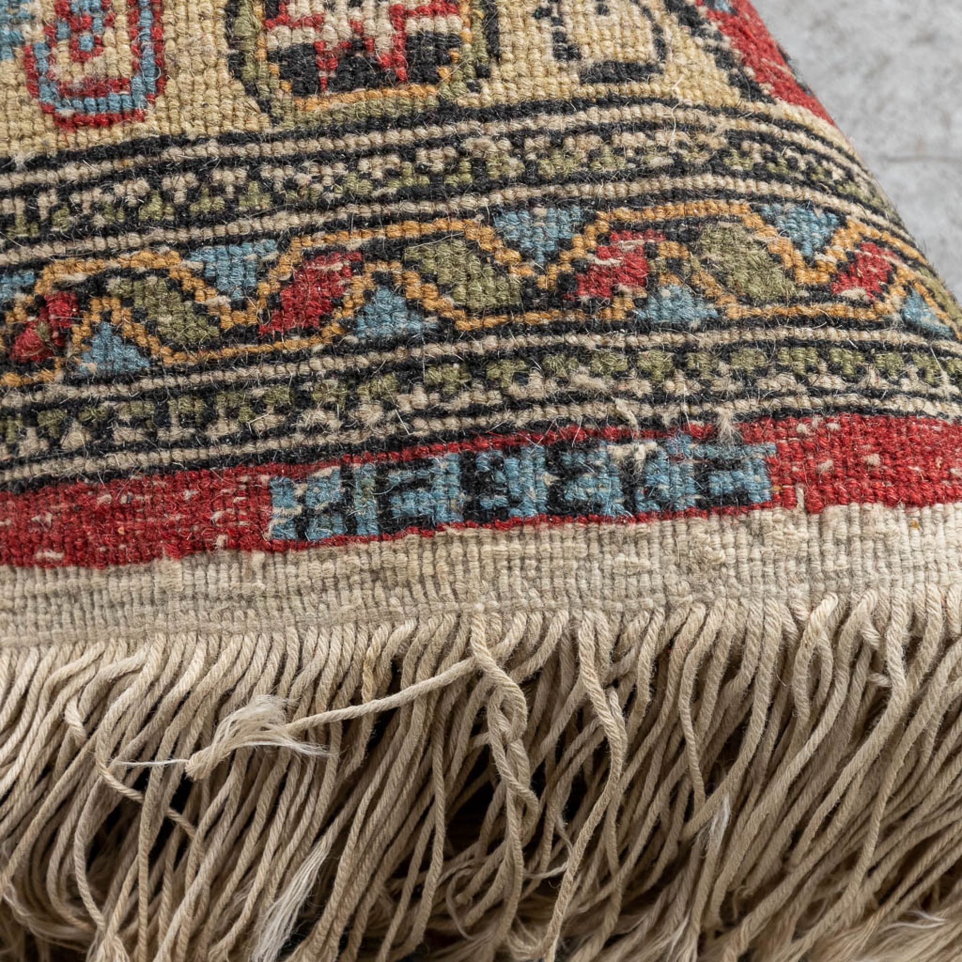 An Oriental hand-made carpet, Hereke. (D:179 x W:281 cm) - Image 6 of 8