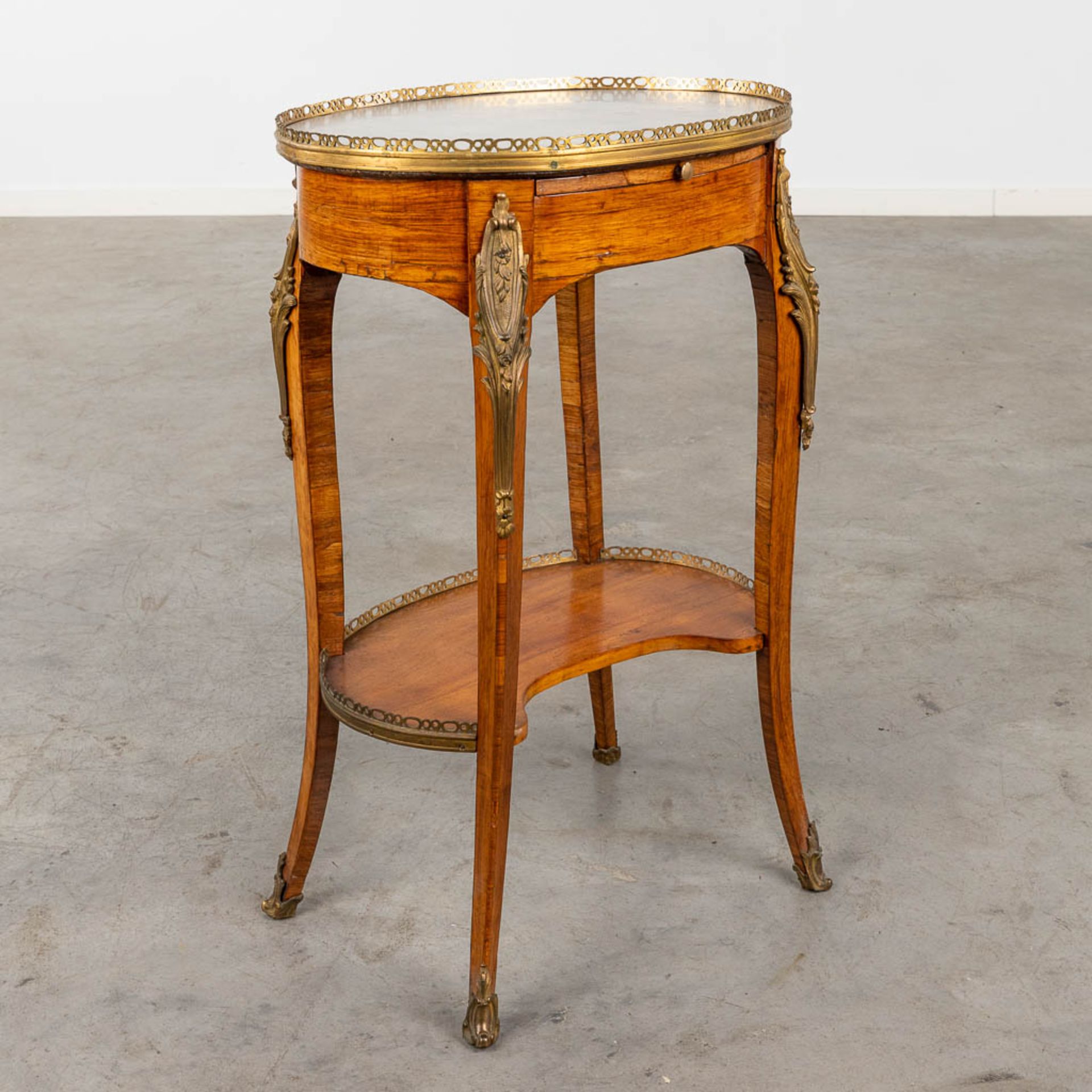 An antique side table, Louis XV, marquetry mounted with bronze and marble, 18th C. (D:38 x W:50 x H: