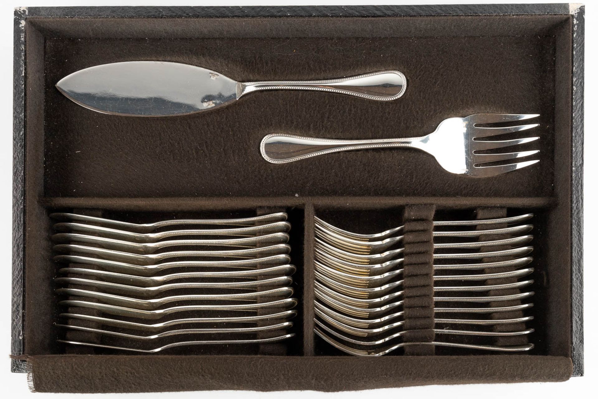 Christofle 'Perles' a large silver-plated cutlery in a storage box. 144 pieces. (D:29 x W:46 x H:33 - Image 19 of 21