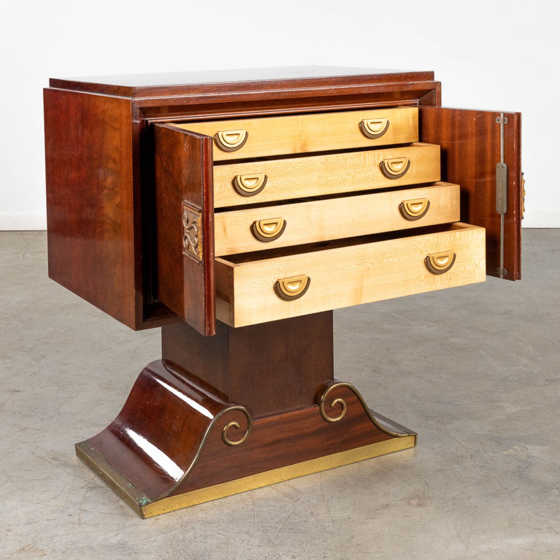 A cutlery case, veneered wood with 4 drawers, Probably made by Decoene. Circa 1950. (D:44 x W:64 x H - Image 4 of 15