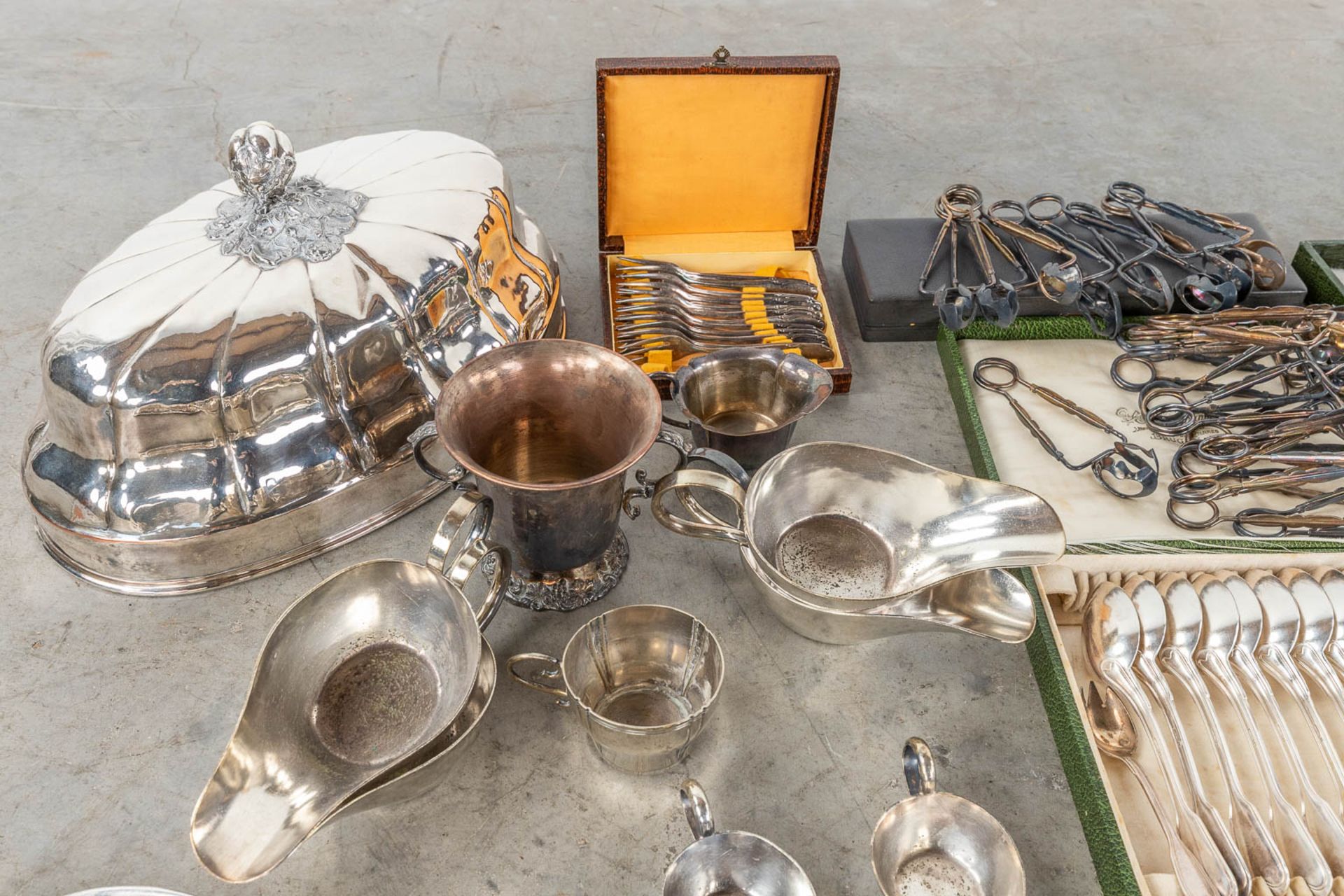 A large collection of silver-plated items and cutlery, Wiskemann and others. - Image 8 of 12