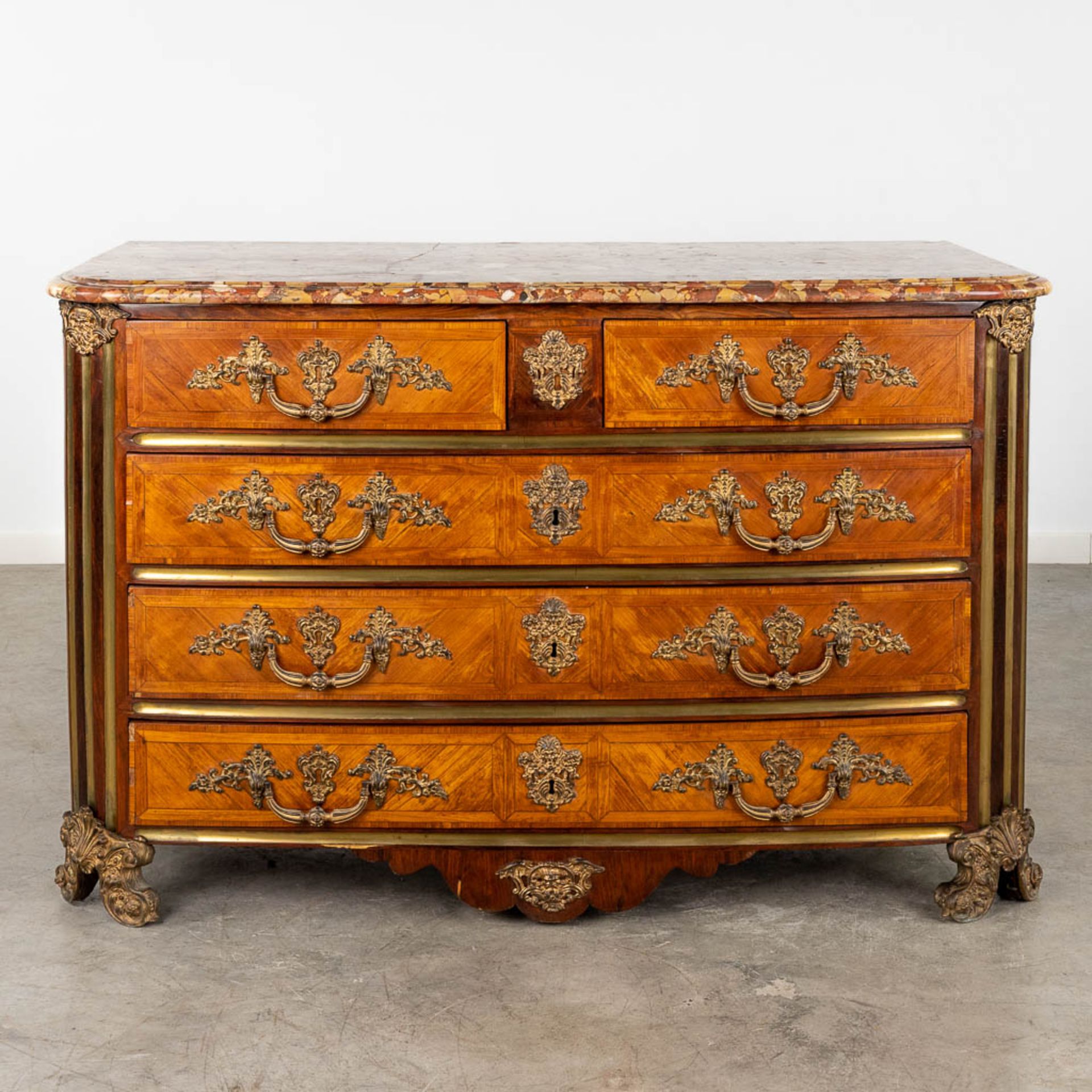 Louis Simon PAINSUN (?-1748) an exceptional 5-drawer commode, bronze and marquetry with Brech D'Alep - Bild 4 aus 23